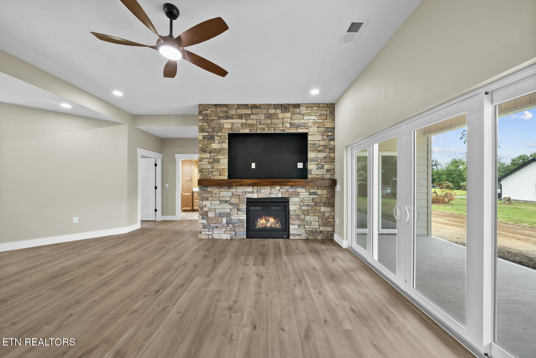 427 Bluff View Lp Crossville TN 38571