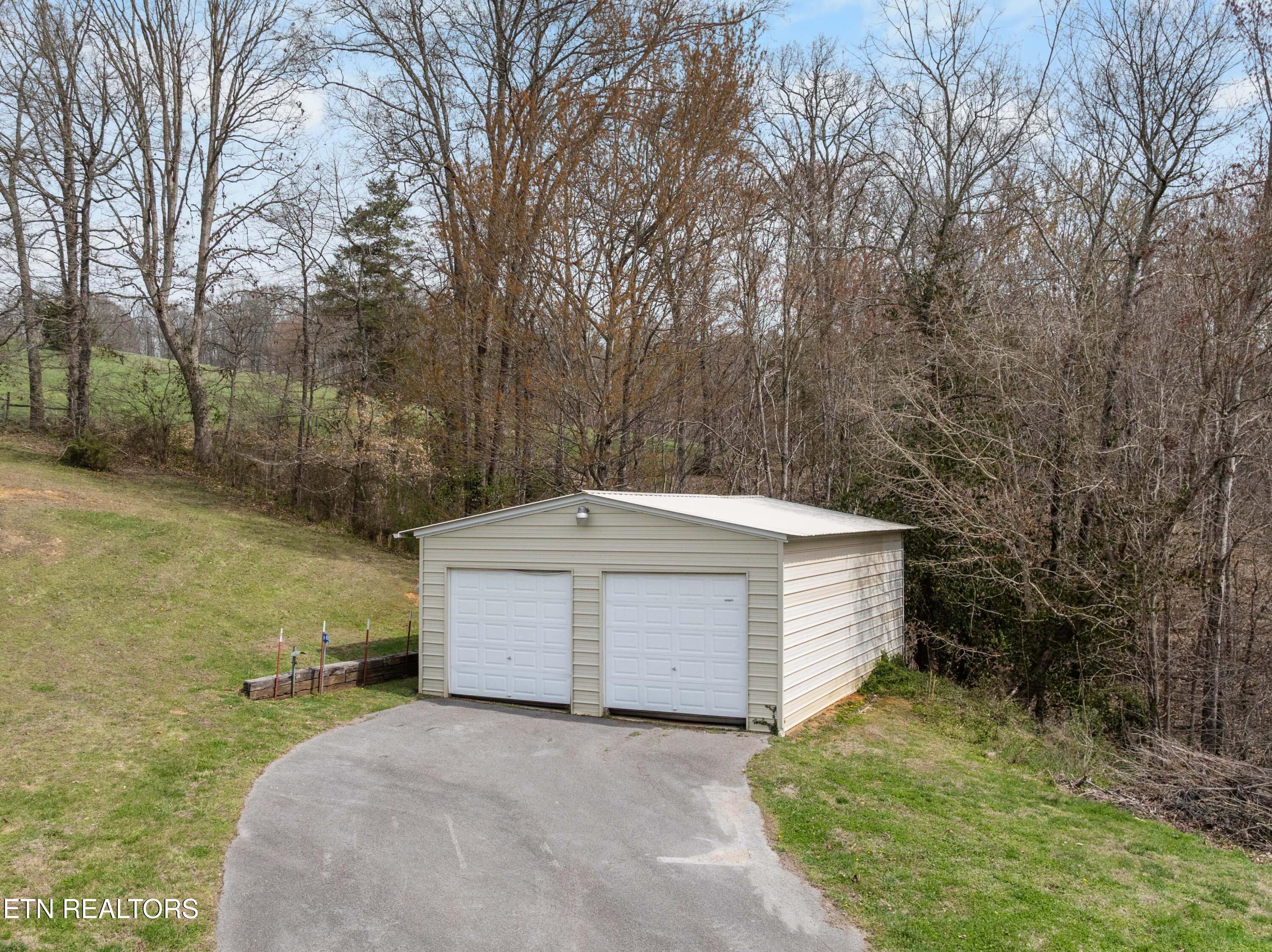 395 Wolfe Road Luttrell TN 37779