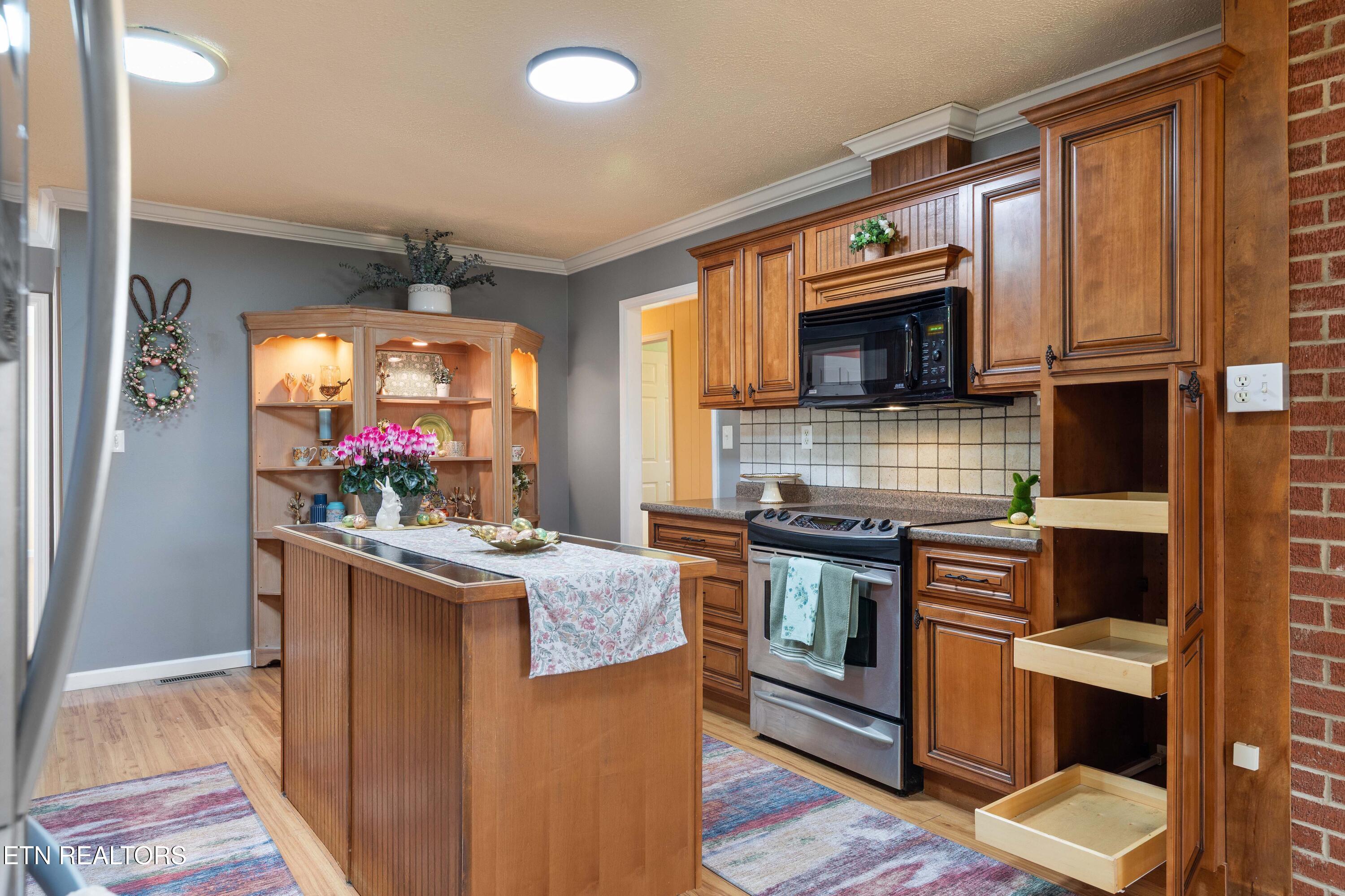 395 Wolfe Road Luttrell TN 37779