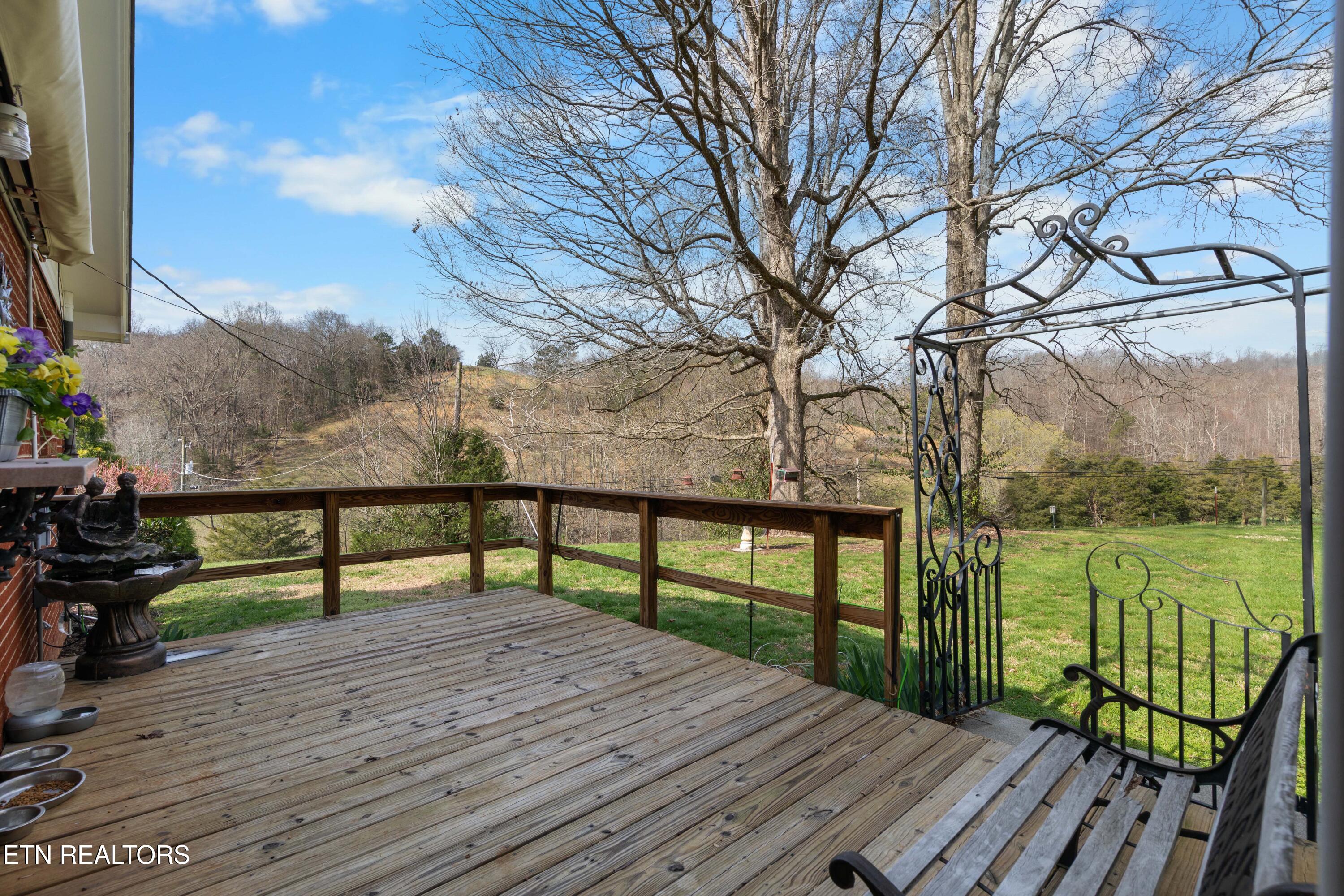 395 Wolfe Road Luttrell TN 37779