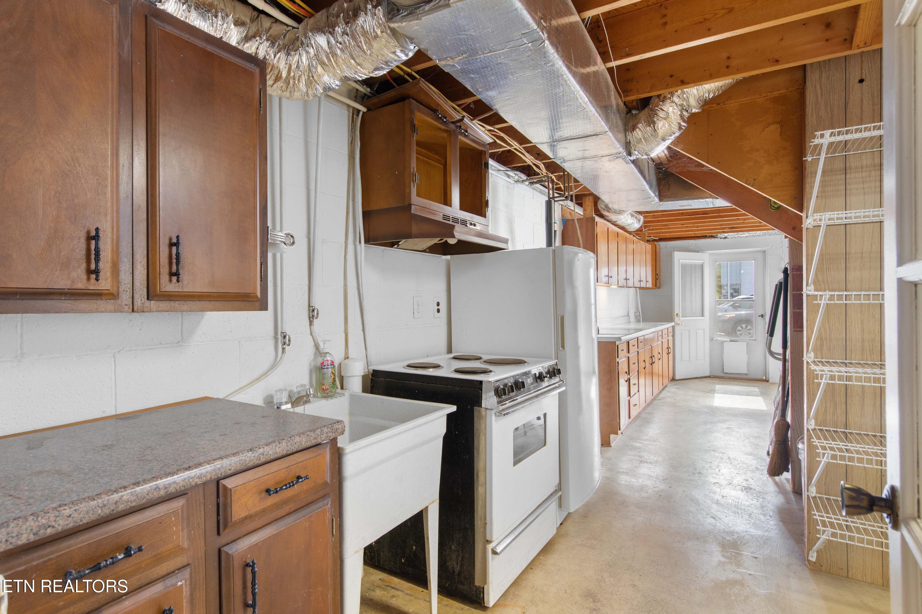 395 Wolfe Road Luttrell TN 37779