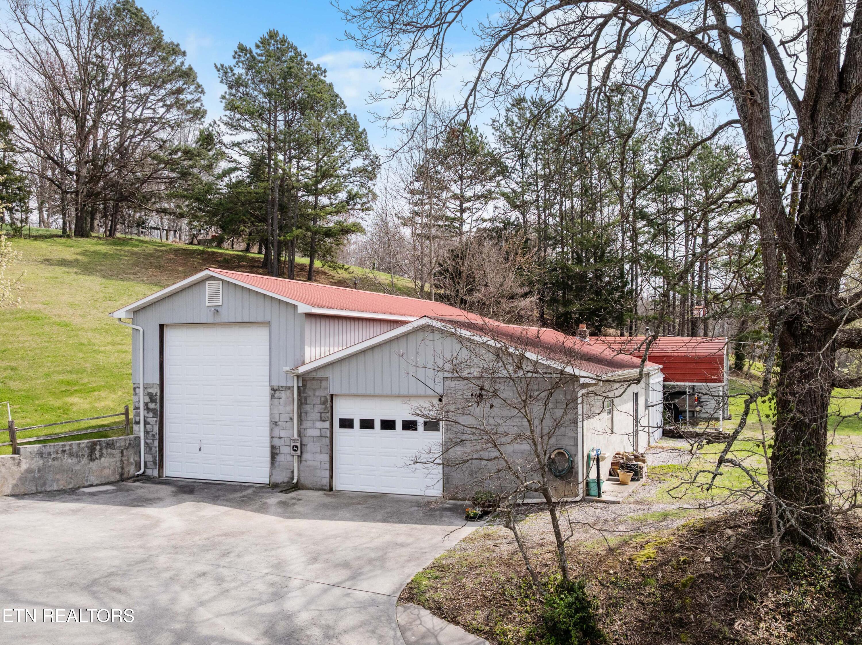 395 Wolfe Road Luttrell TN 37779