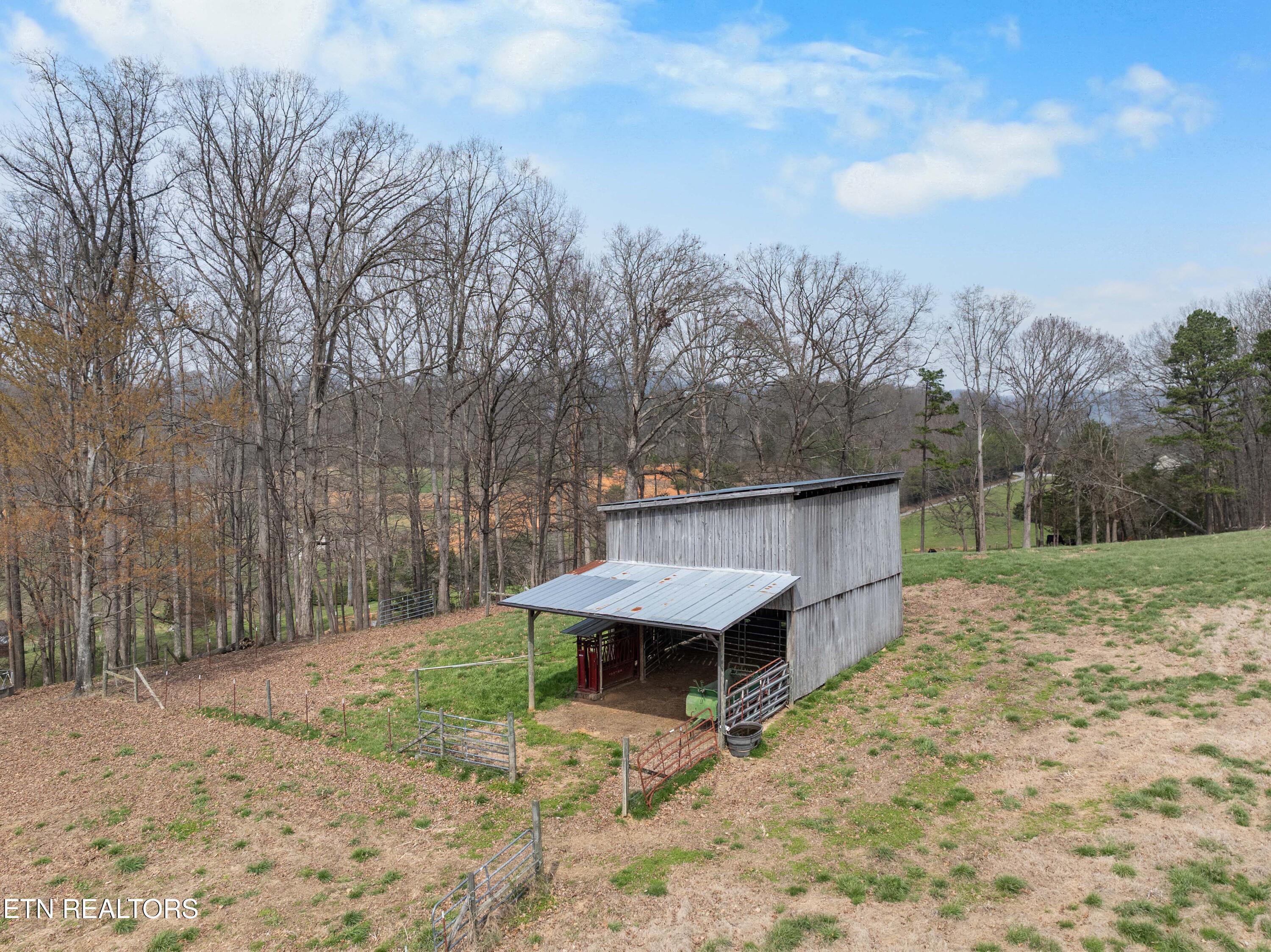 395 Wolfe Road Luttrell TN 37779