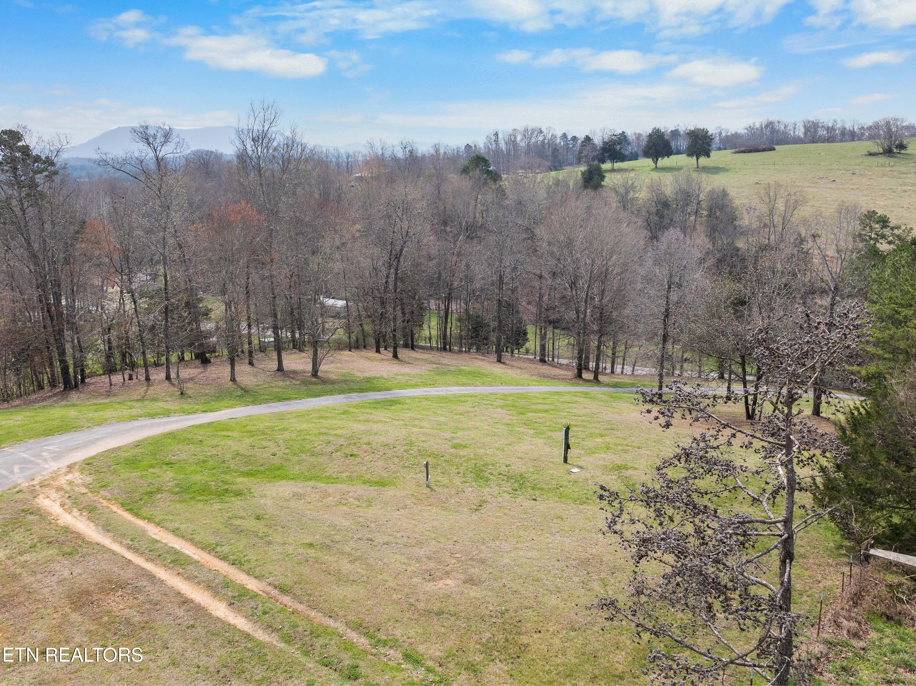 395 Wolfe Road Luttrell TN 37779