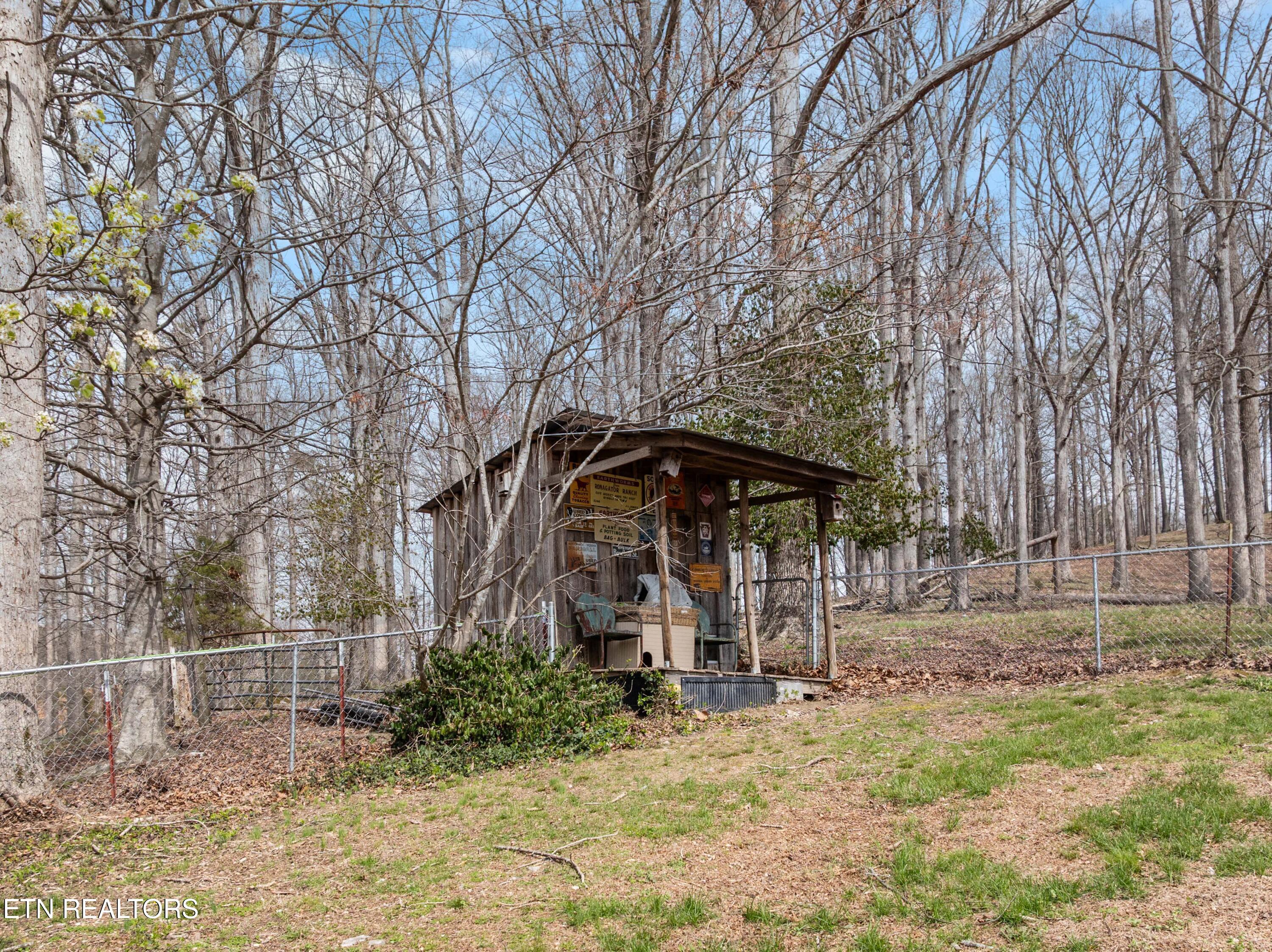 395 Wolfe Road Luttrell TN 37779