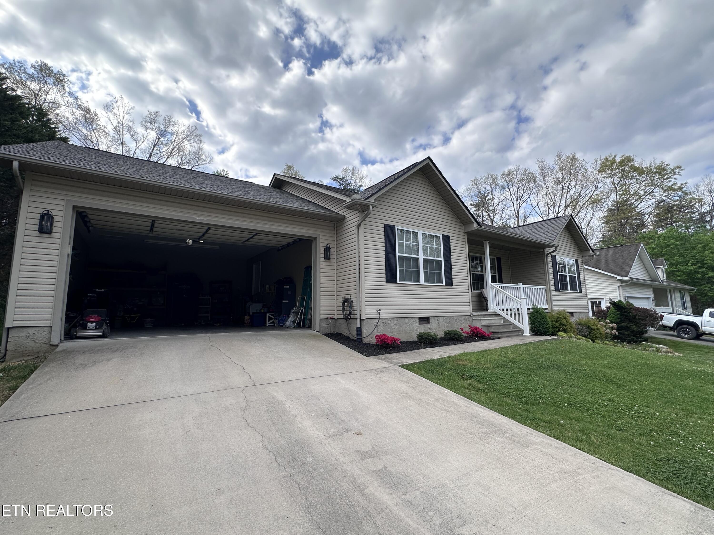 808 Ojibwa Lane Crossville TN 38572