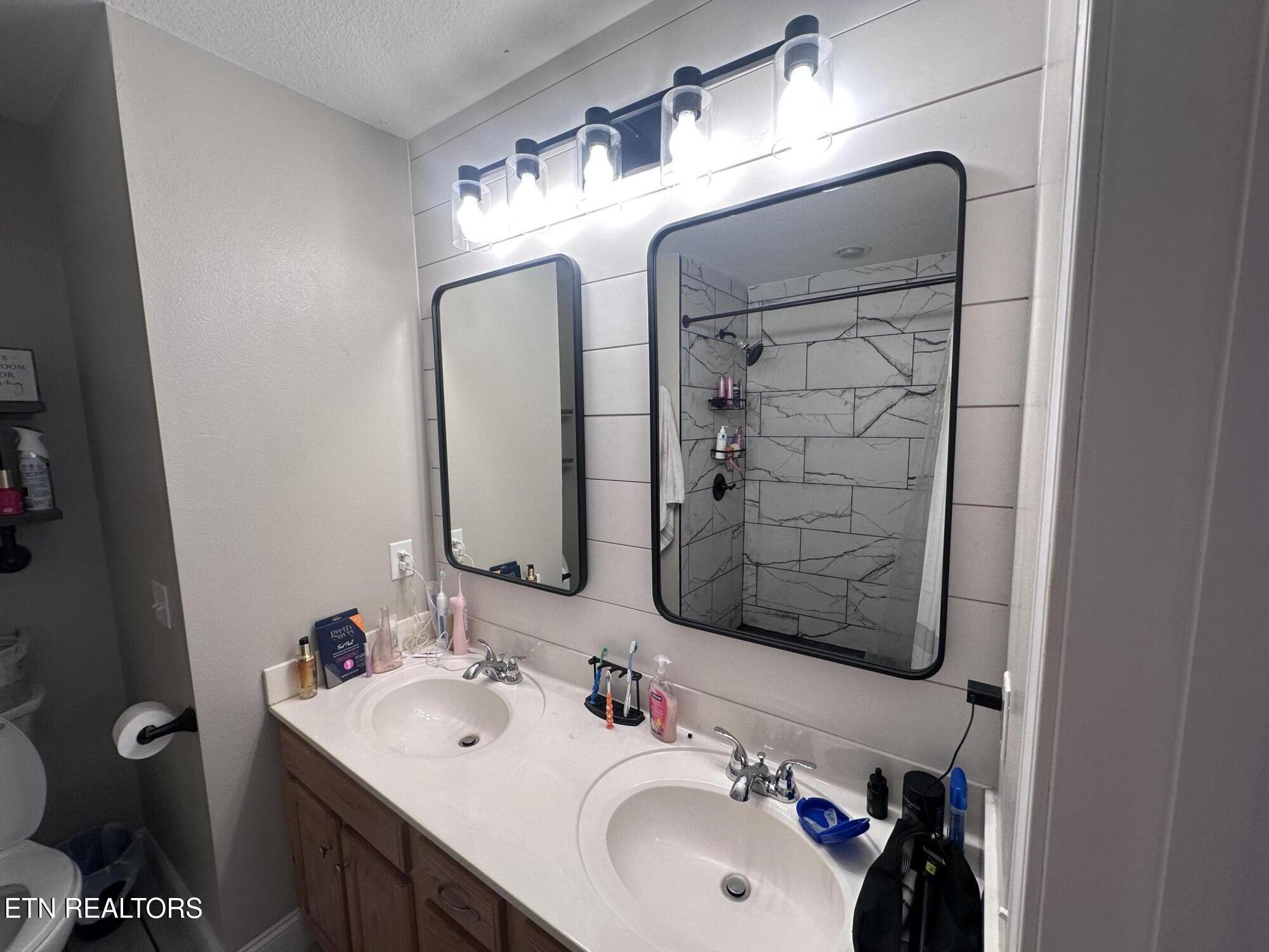808 Ojibwa Lane Crossville TN 38572