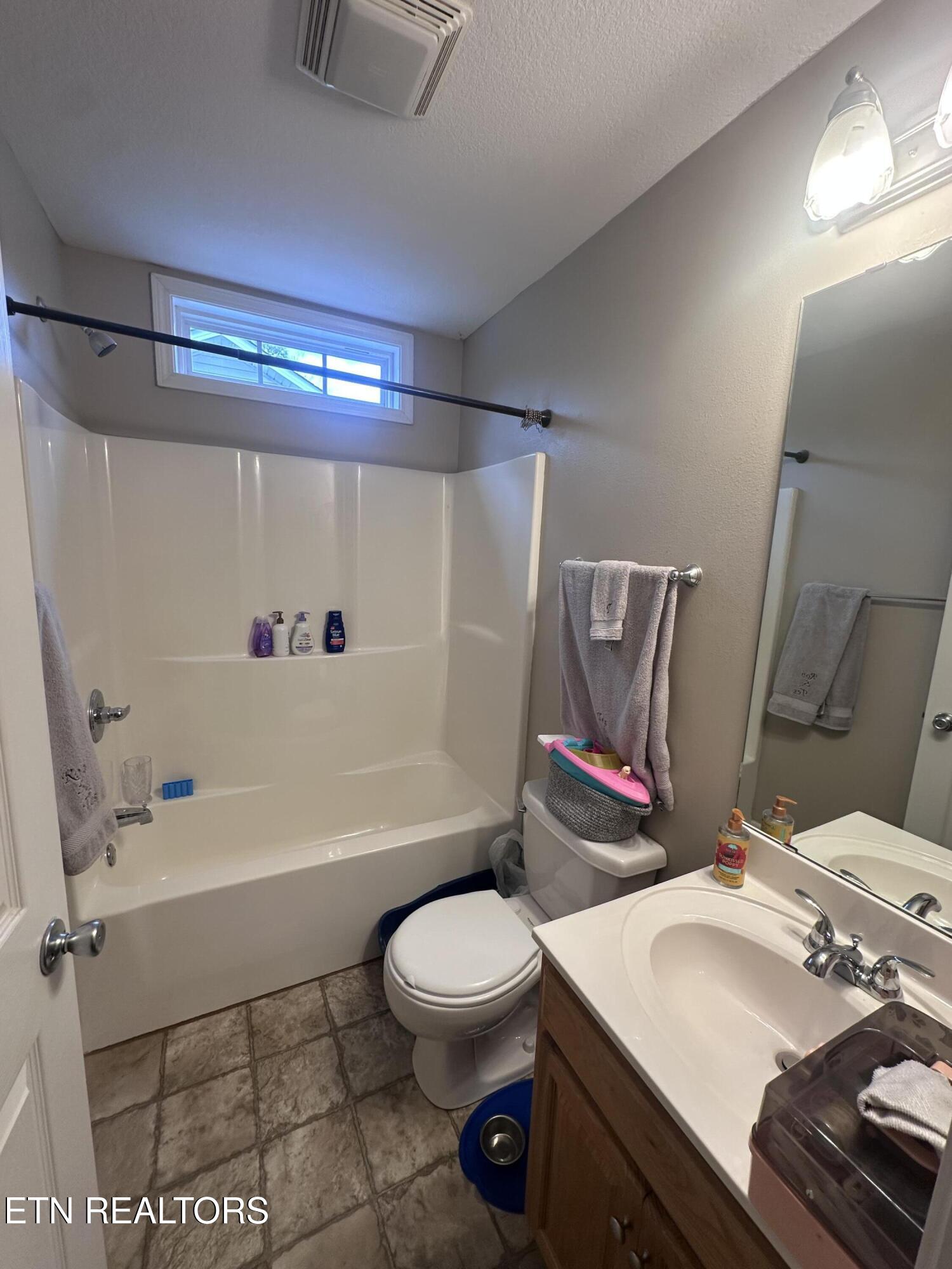808 Ojibwa Lane Crossville TN 38572