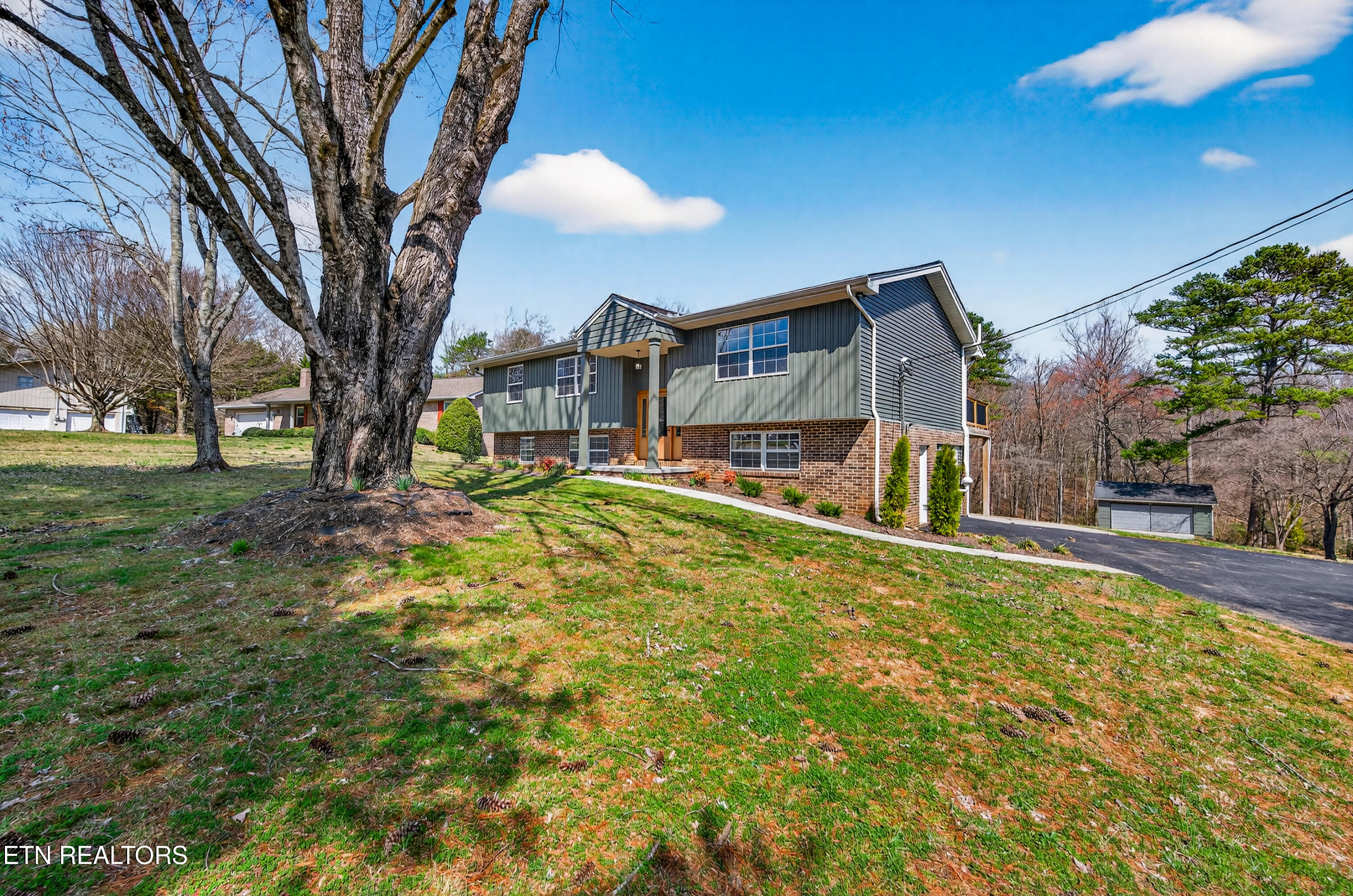 1205 Hoss Road Powell TN 37849