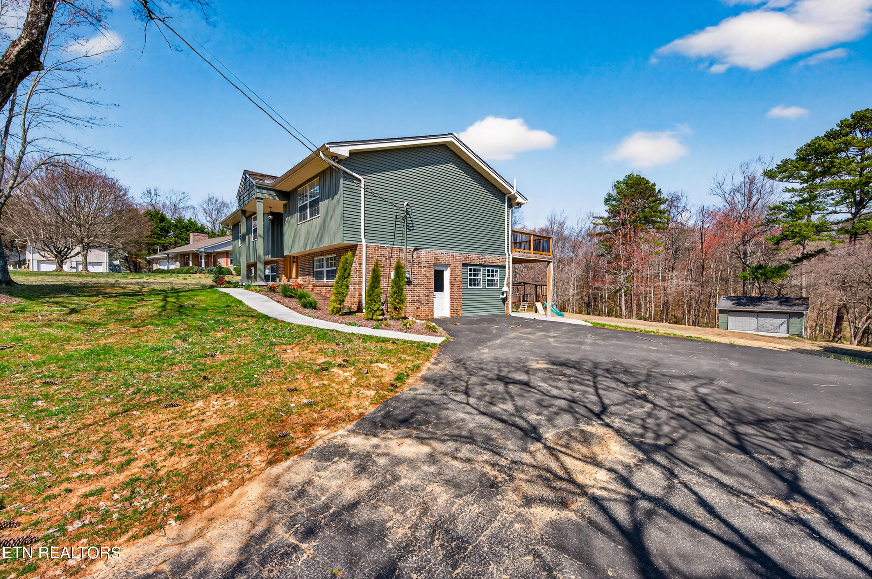 1205 Hoss Road Powell TN 37849