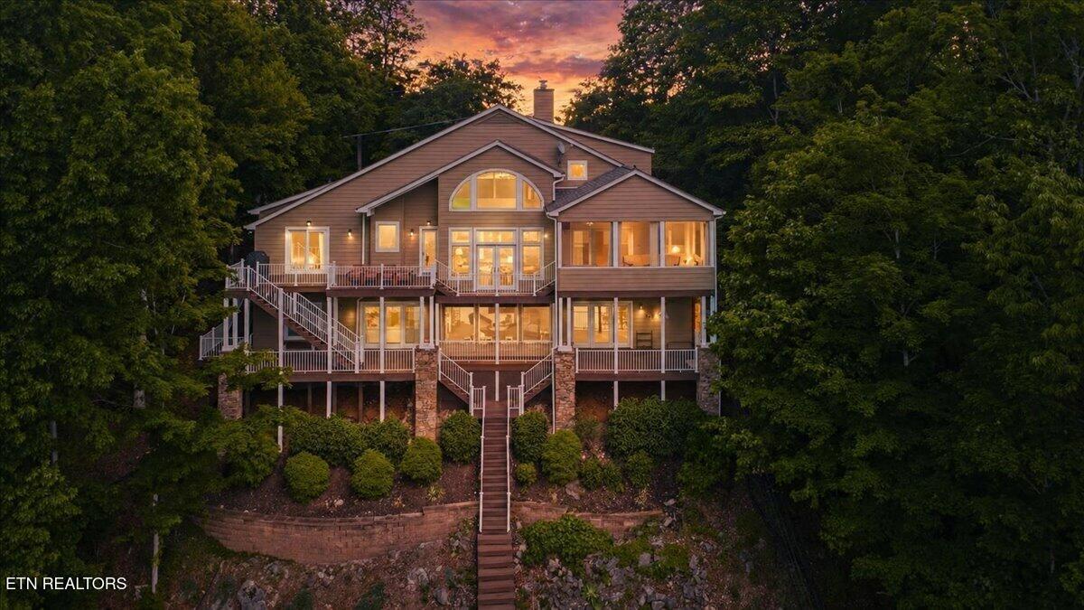 1304 N. Shorewood Lane Caryville TN 37714