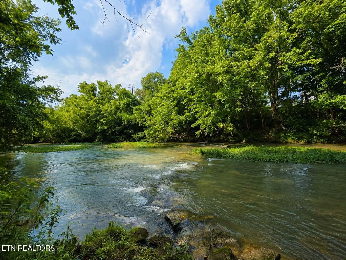 2070 James Road Sevierville TN 37876