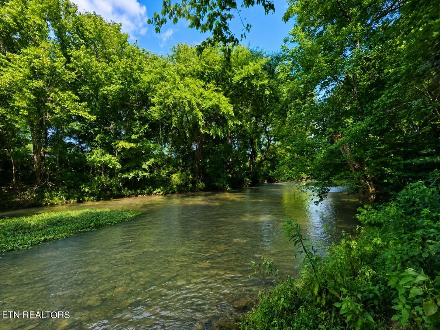 2070 James Road Sevierville TN 37876