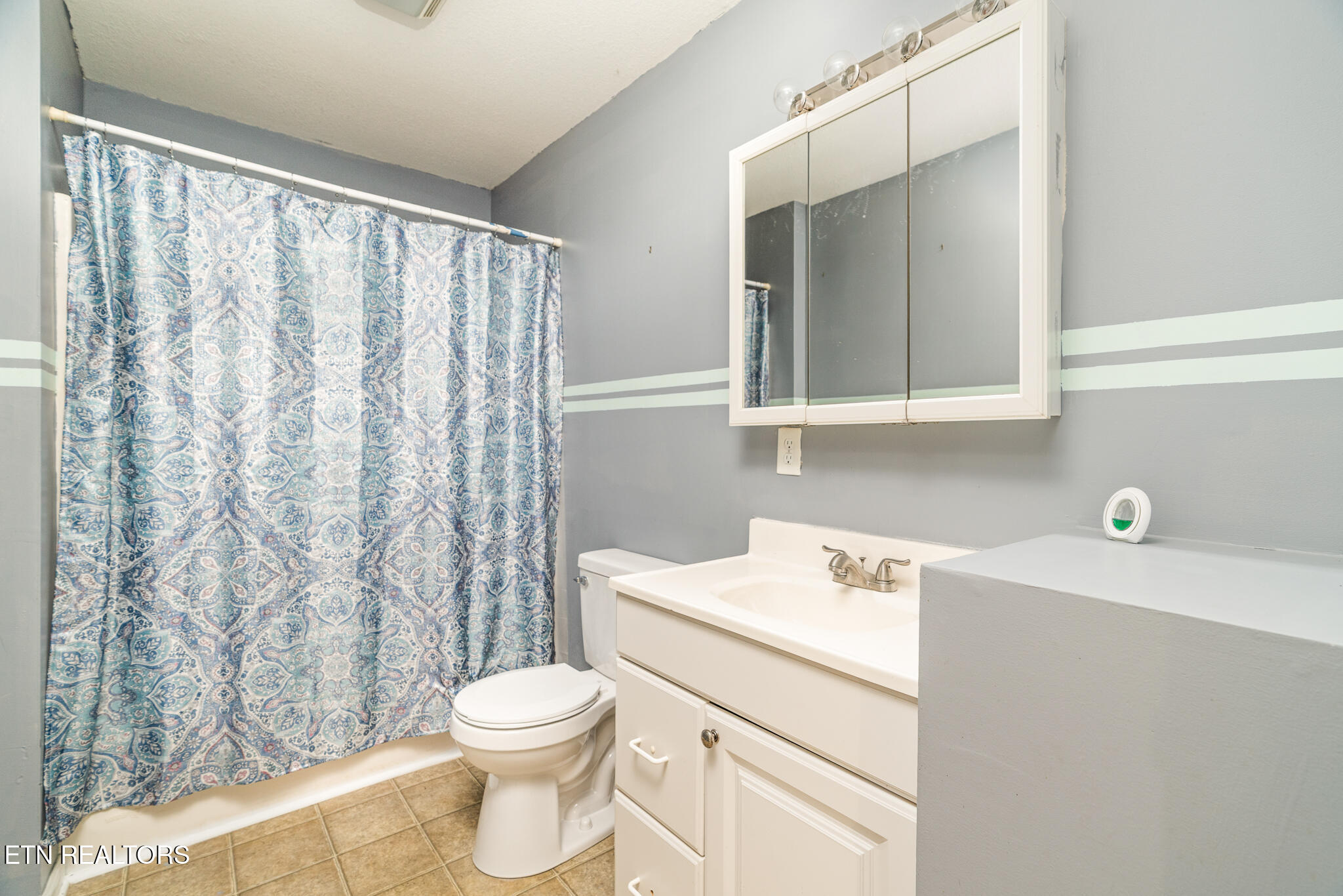 109 Miles Lane Lafollette TN 37766