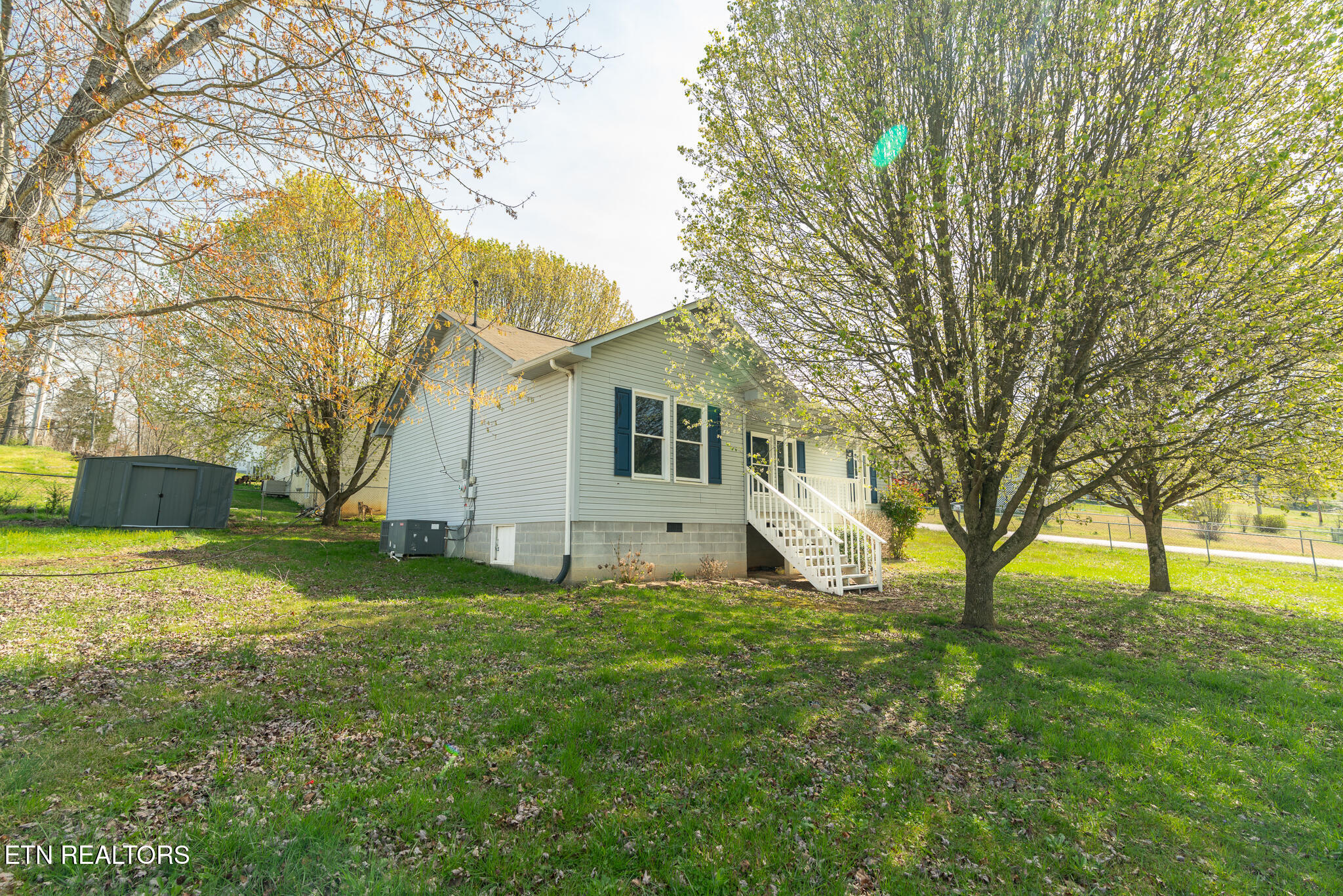 109 Miles Lane Lafollette TN 37766