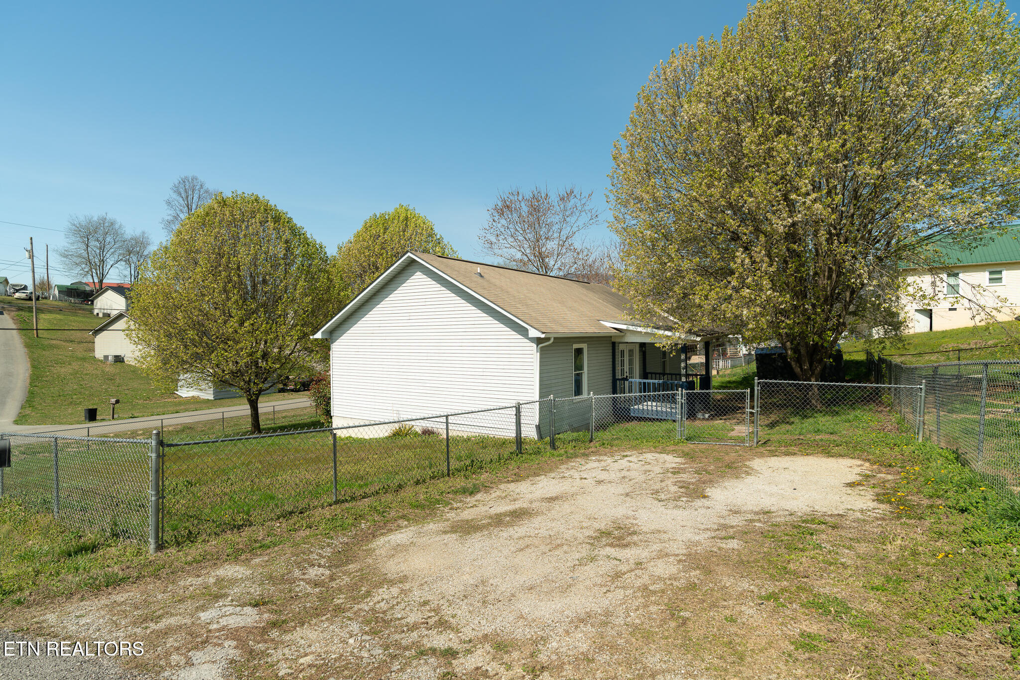 109 Miles Lane Lafollette TN 37766