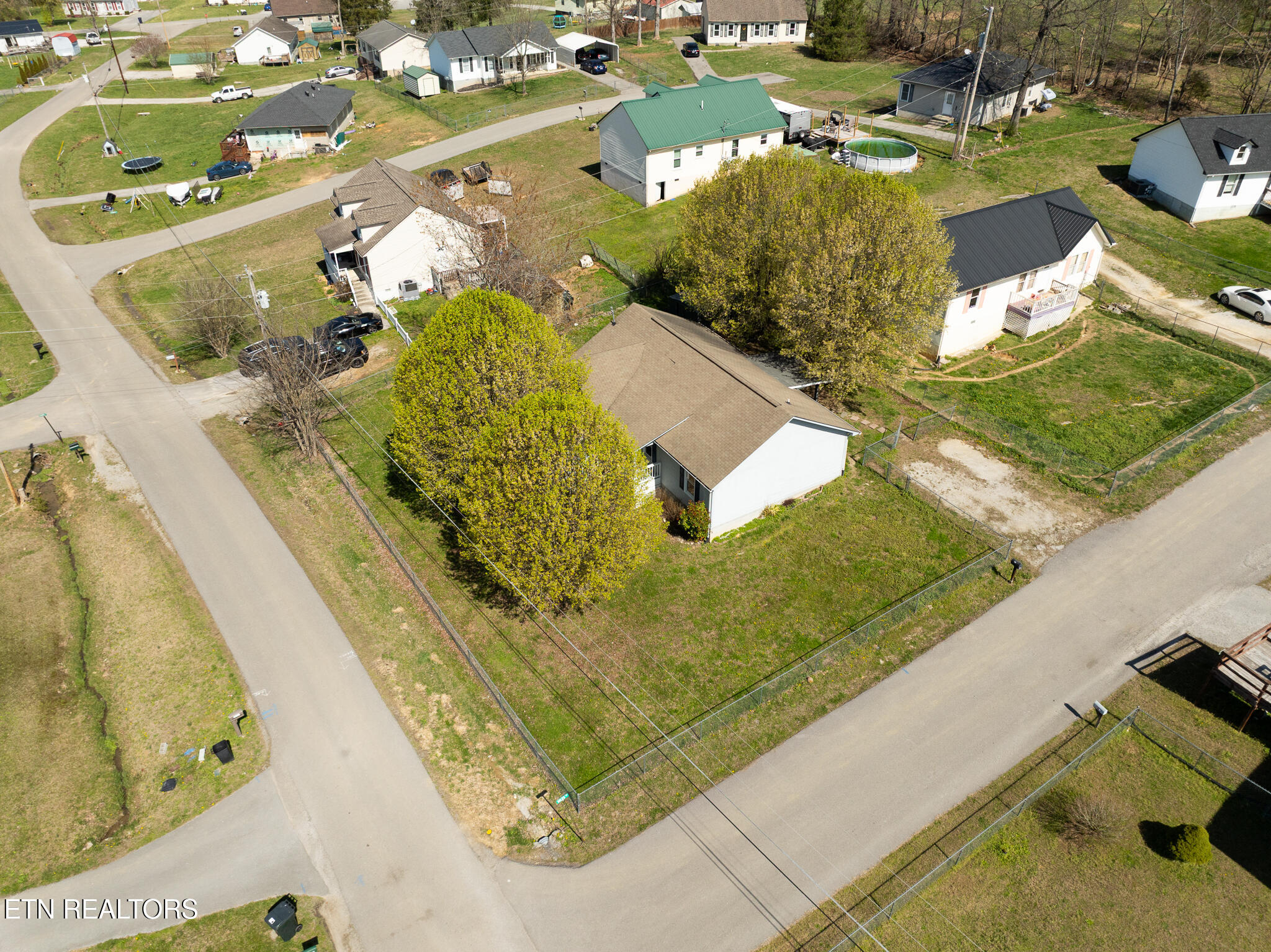 109 Miles Lane Lafollette TN 37766
