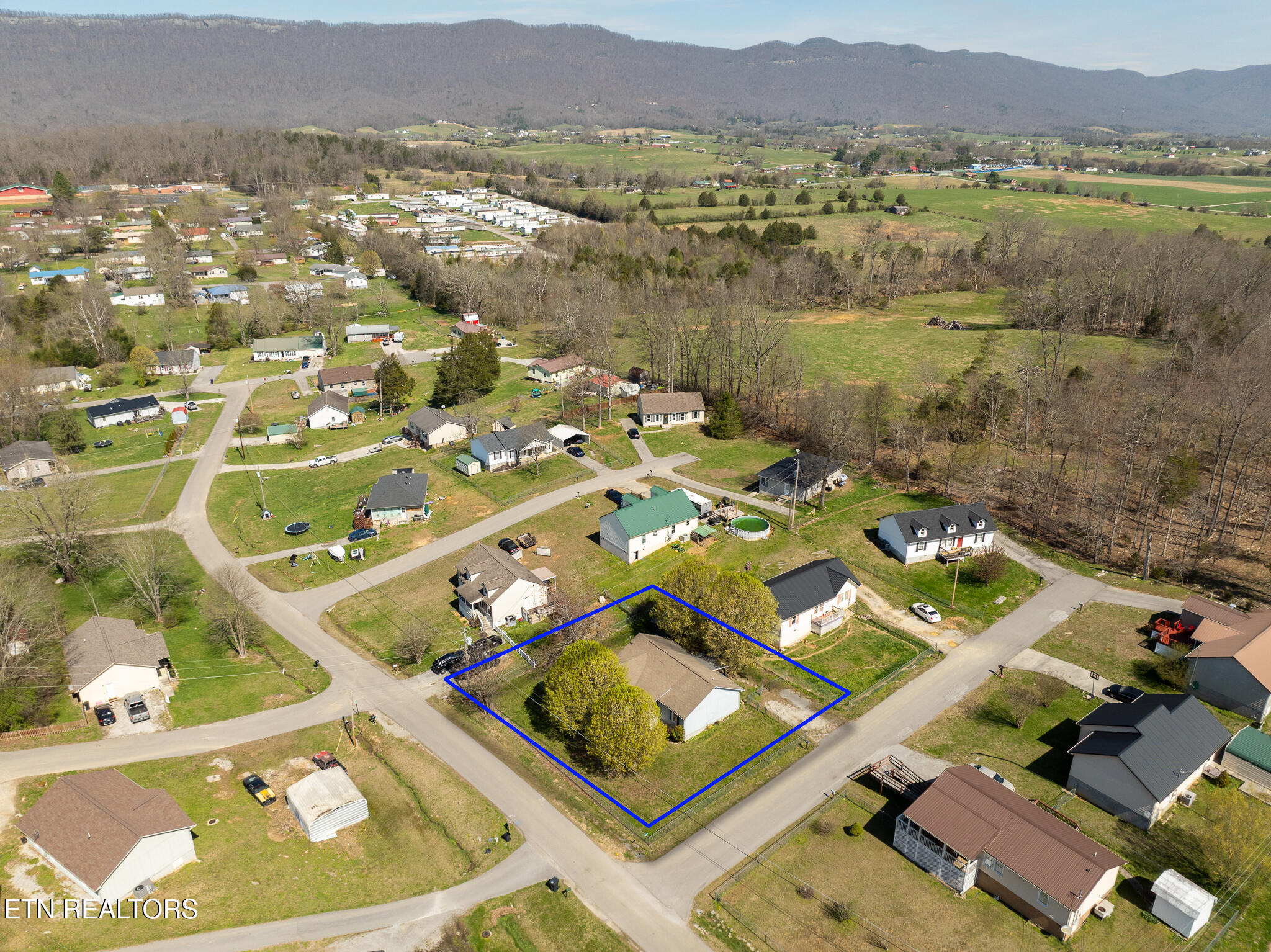 109 Miles Lane Lafollette TN 37766