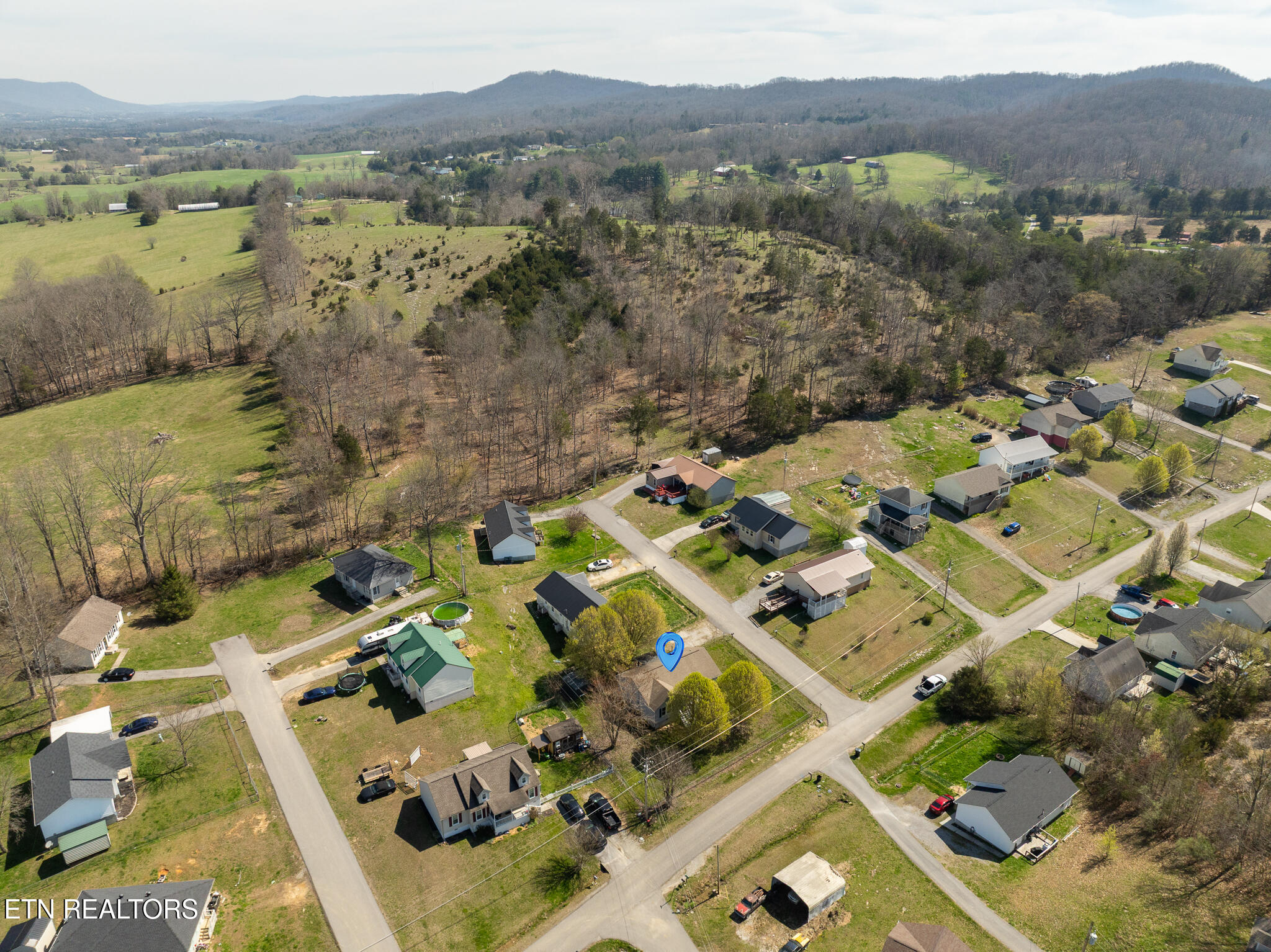 109 Miles Lane Lafollette TN 37766
