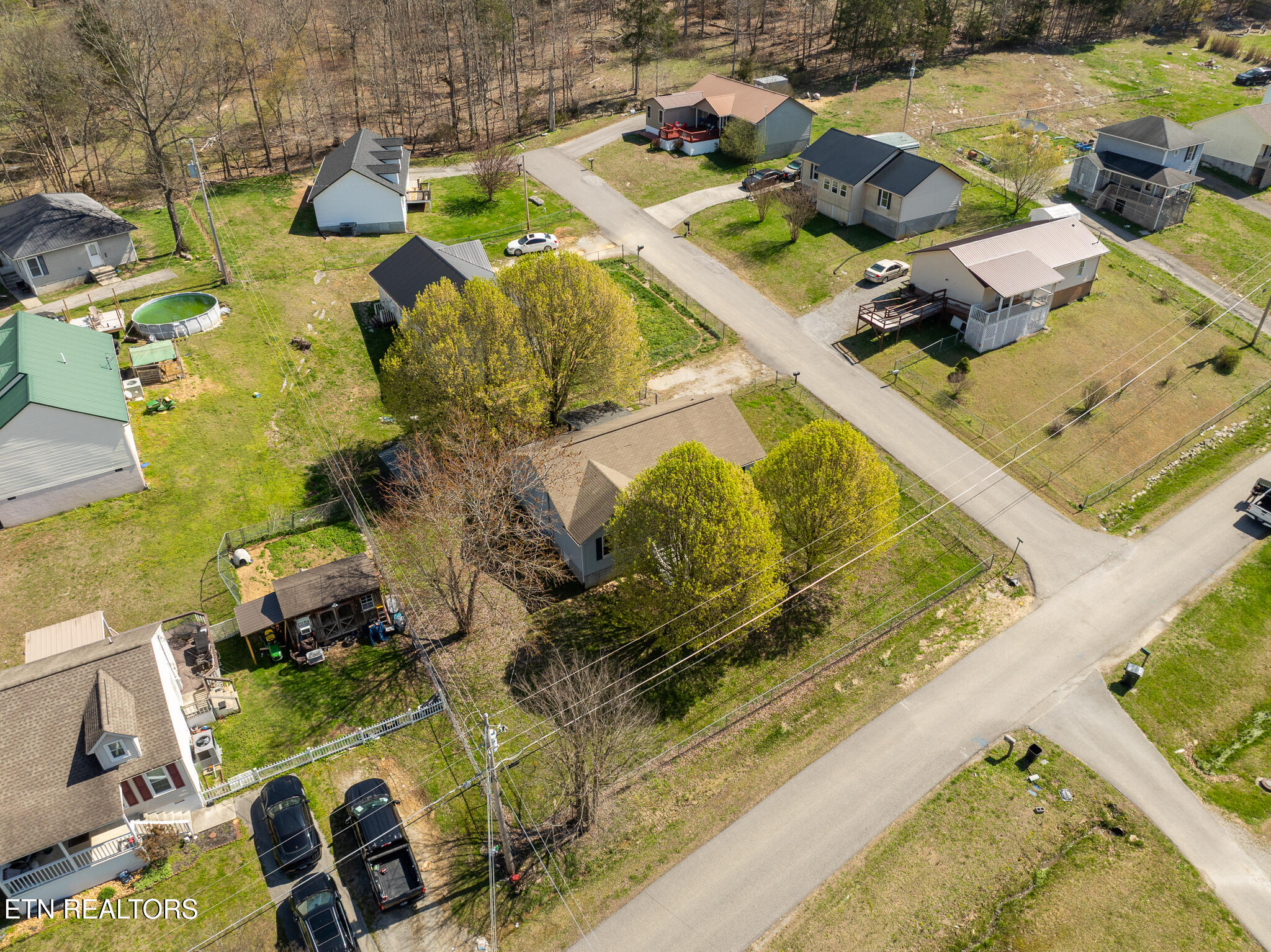 109 Miles Lane Lafollette TN 37766