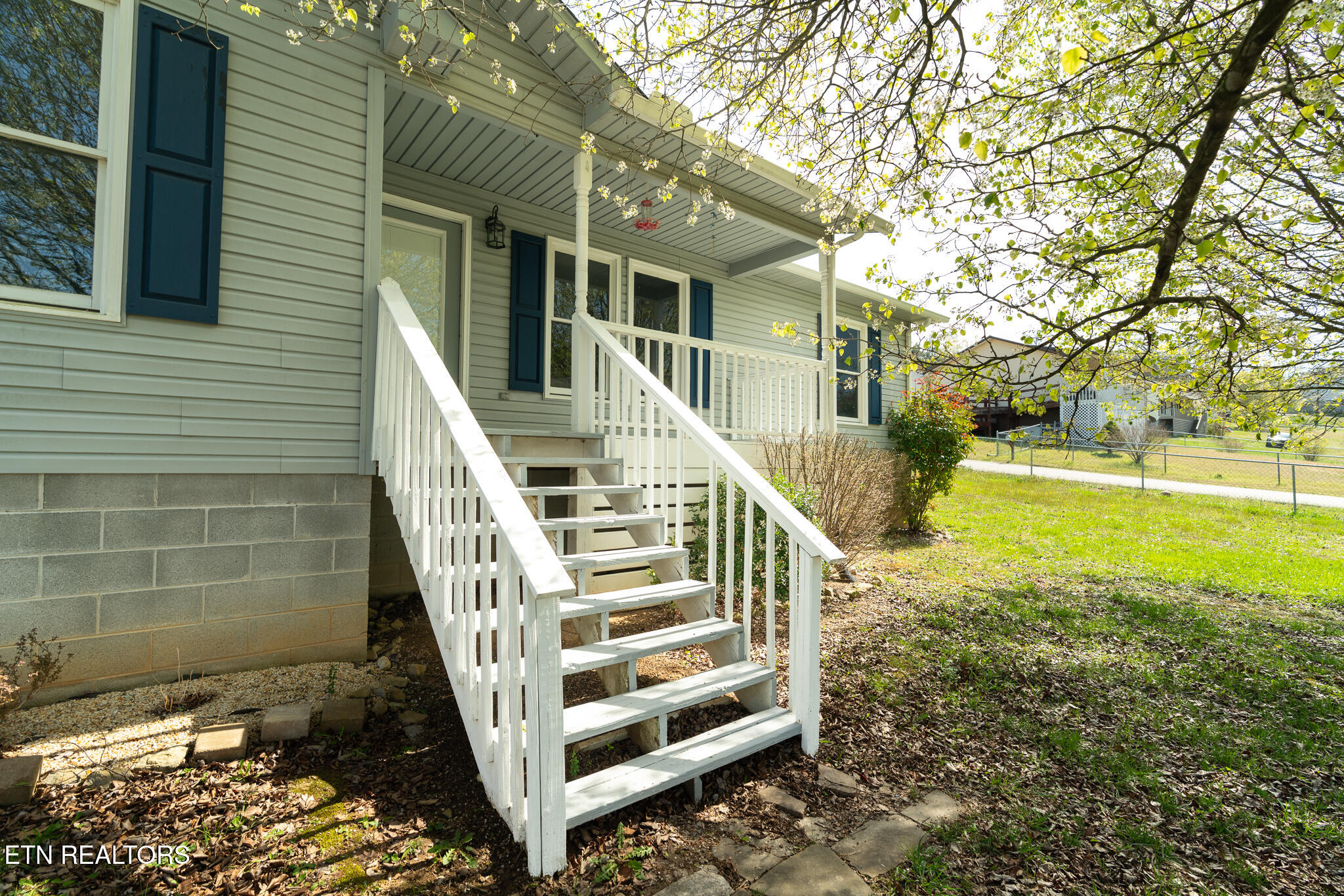 109 Miles Lane Lafollette TN 37766