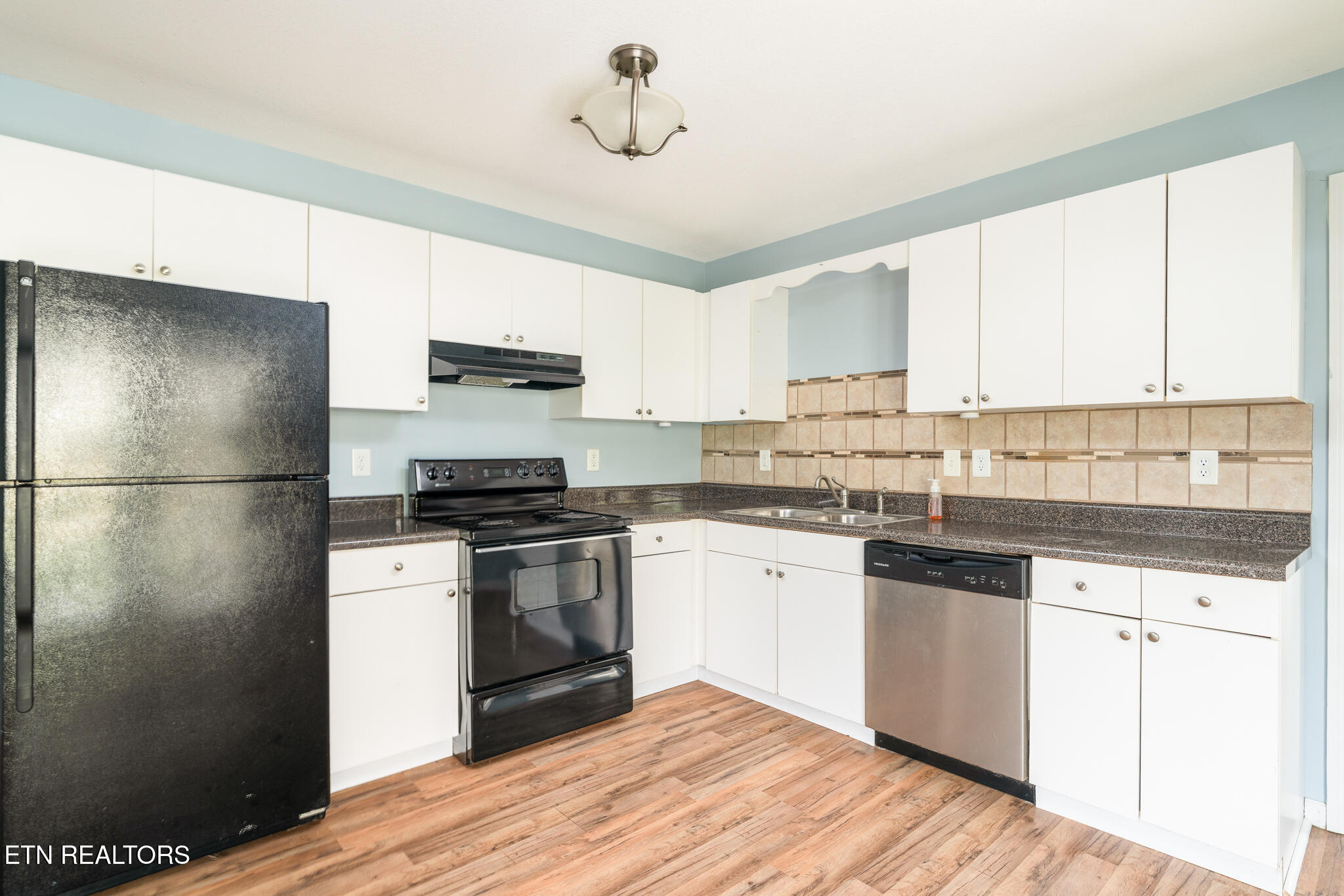 109 Miles Lane Lafollette TN 37766