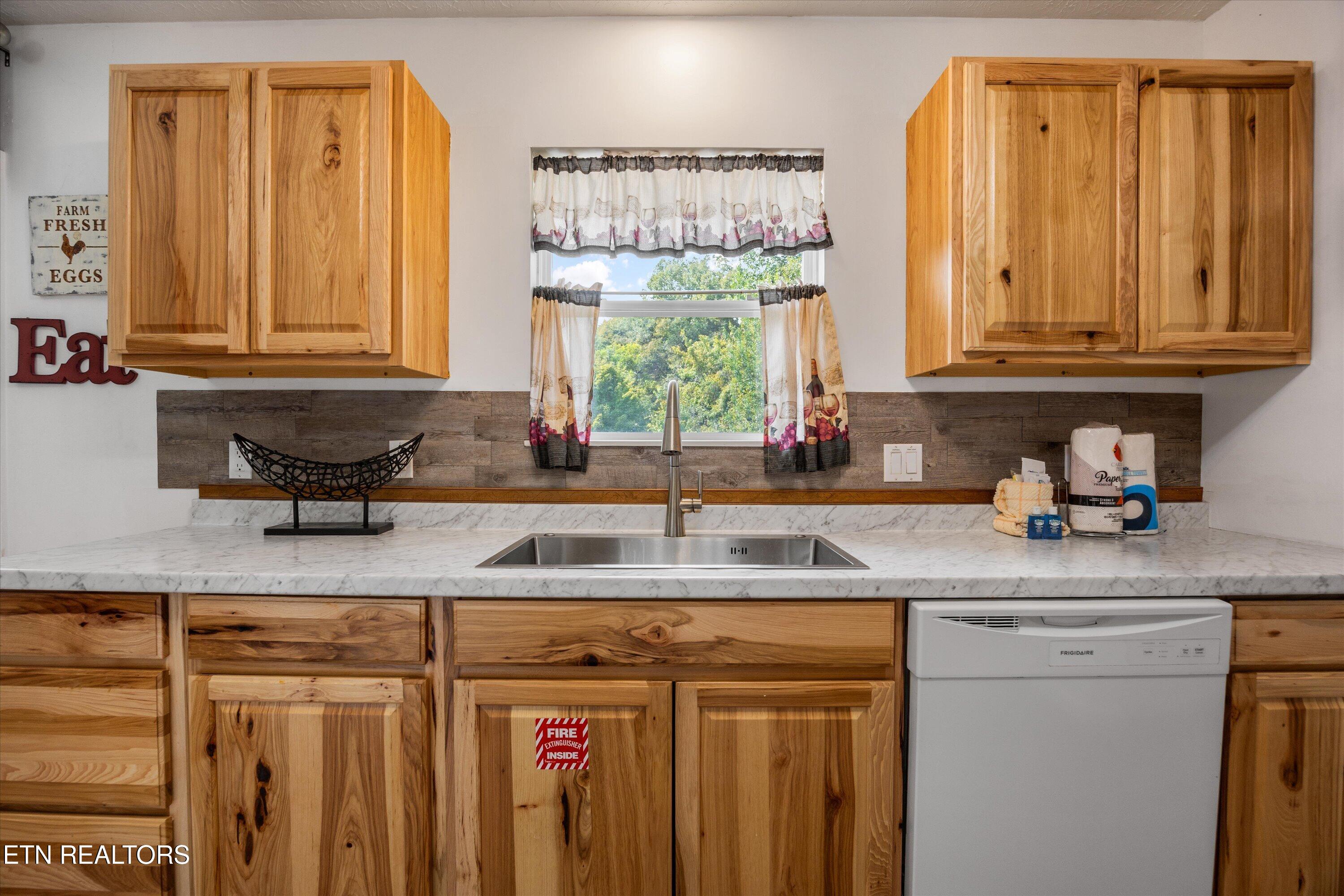 1825 Sunnydale Drive Sevierville TN 37862