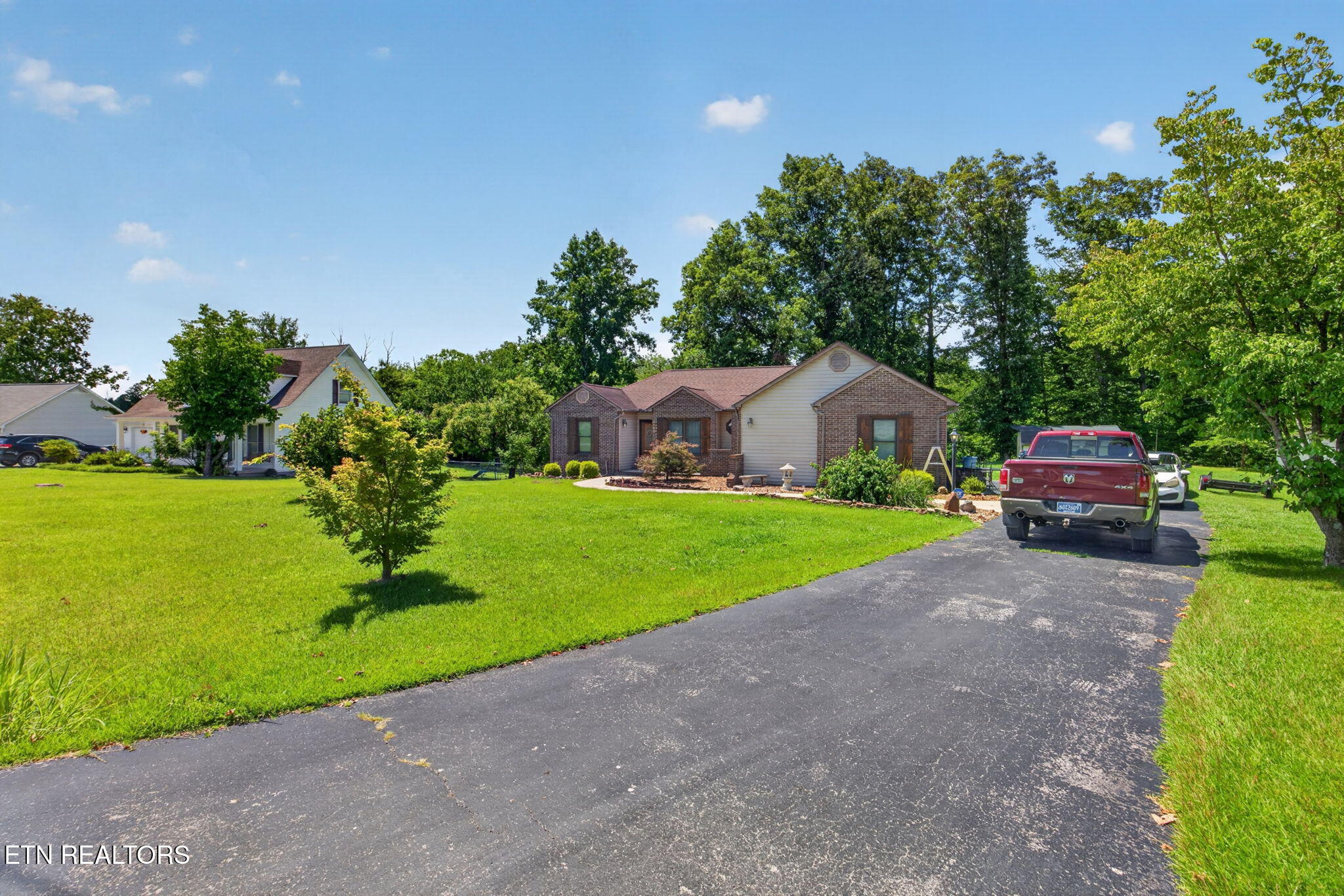 3669 N Riveroaks Drive Cookeville TN 38506