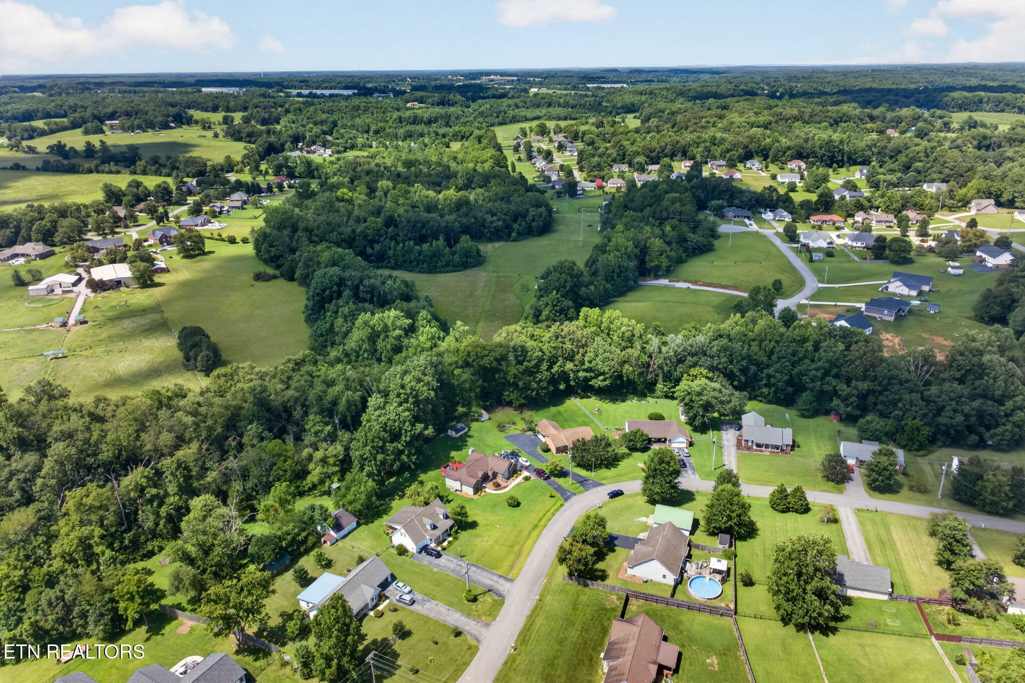 3669 N Riveroaks Drive Cookeville TN 38506