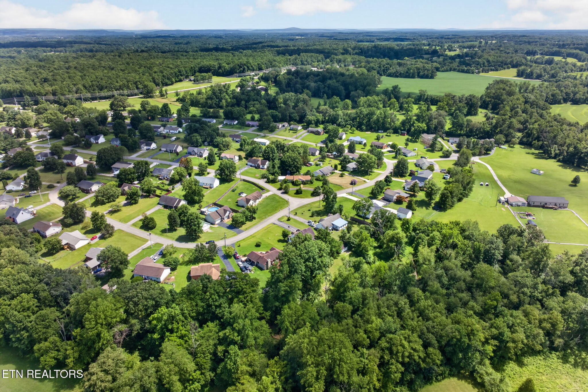 3669 N Riveroaks Drive Cookeville TN 38506