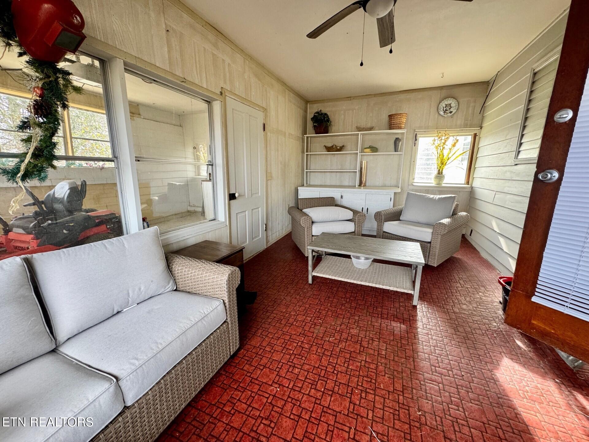 6111 Nashville Highway Deer Lodge TN 37726