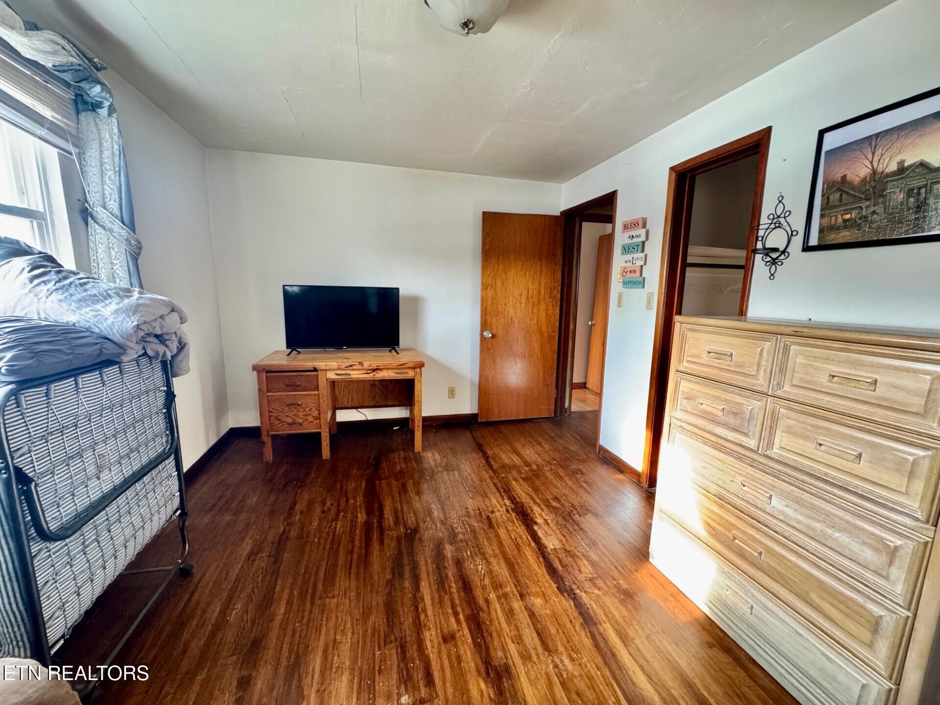 6111 Nashville Highway Deer Lodge TN 37726