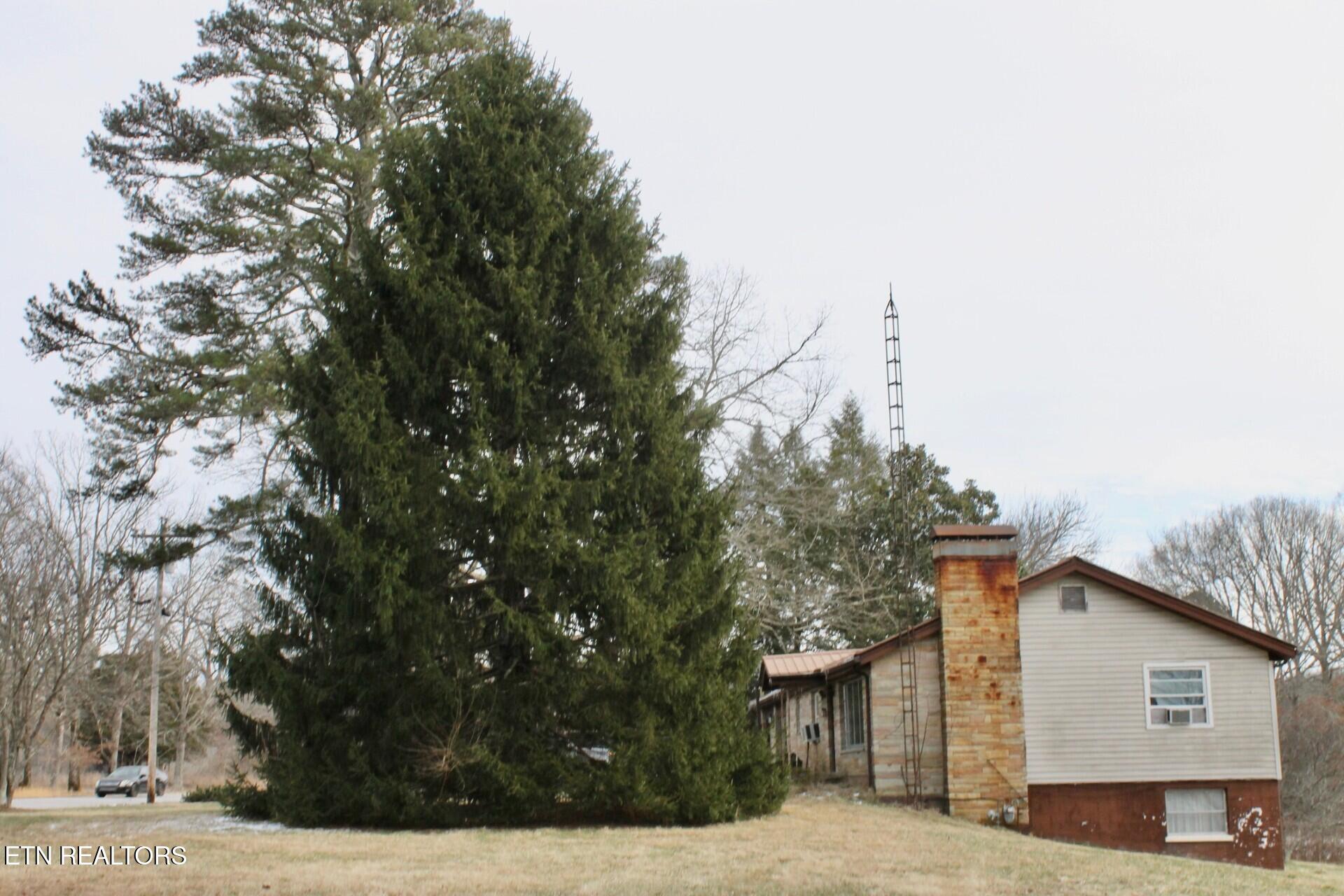 6111 Nashville Highway Deer Lodge TN 37726
