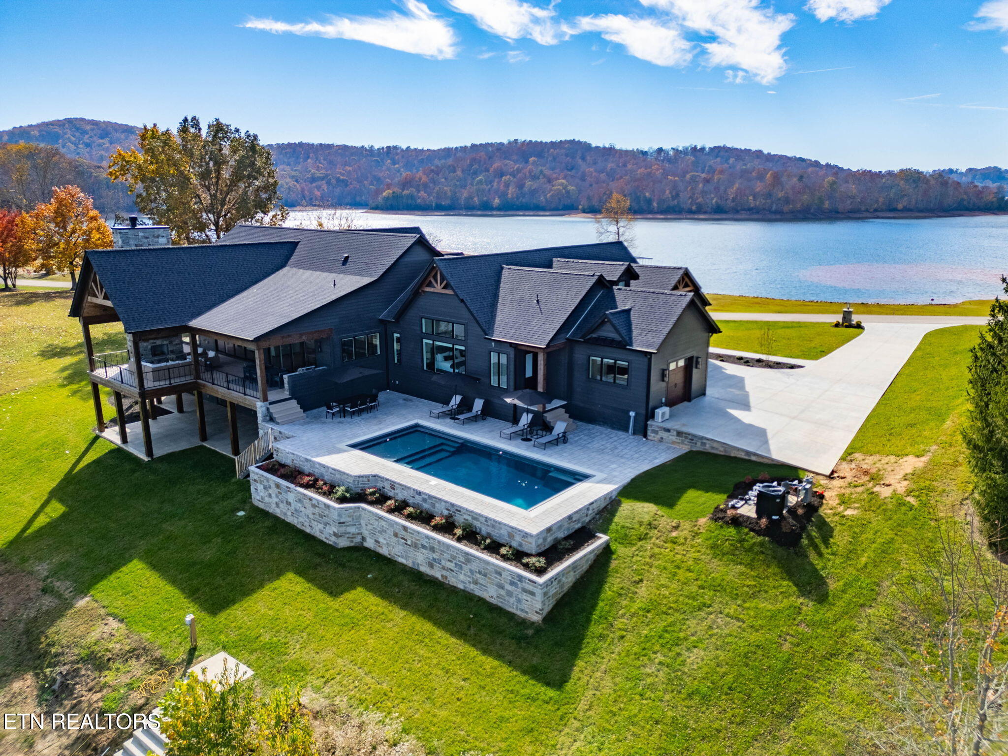 135 Crown Jewel Lane Lafollette TN 37766