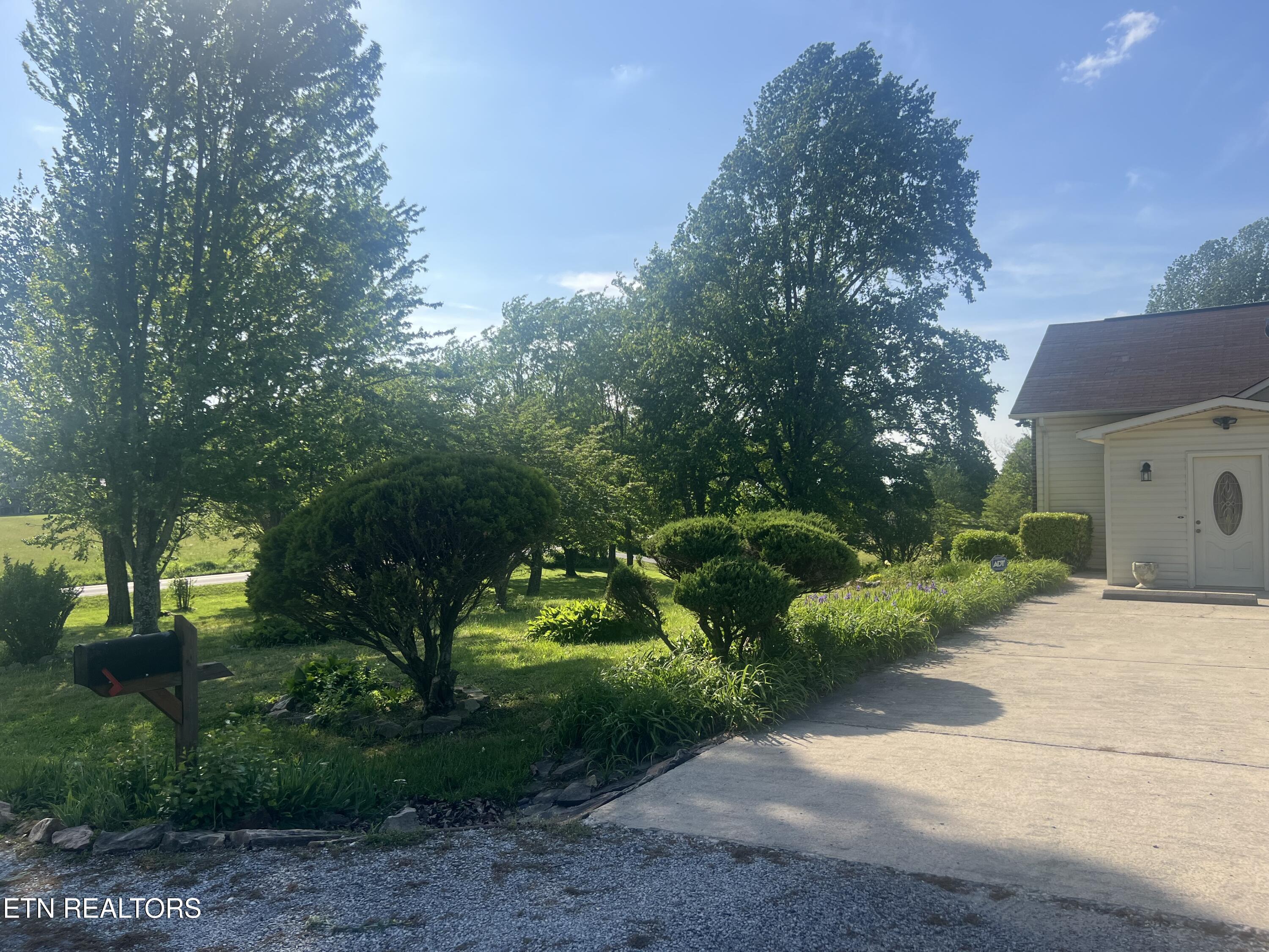 31 Chestnut Oak Road Crossville TN 38571