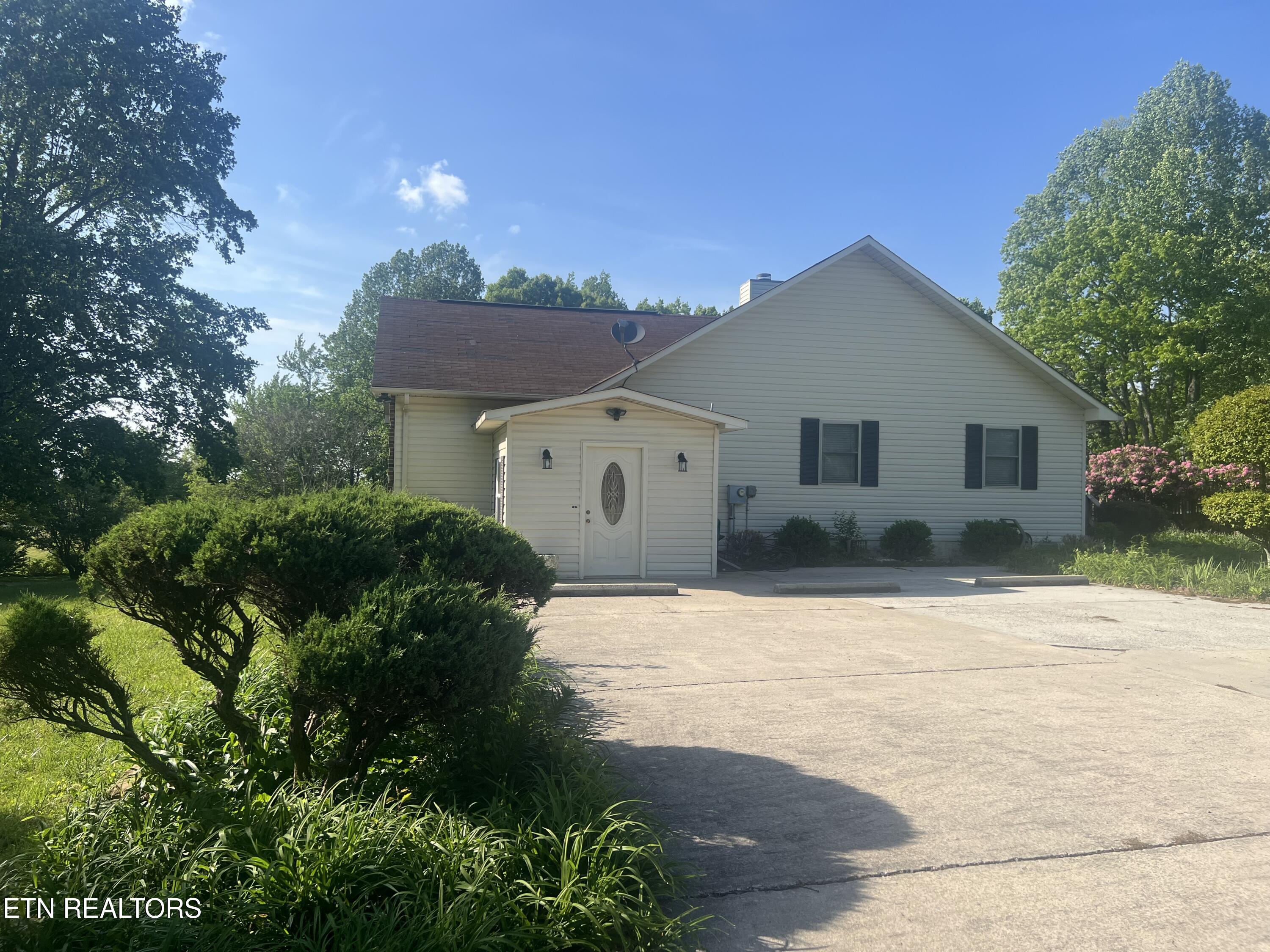 31 Chestnut Oak Road Crossville TN 38571
