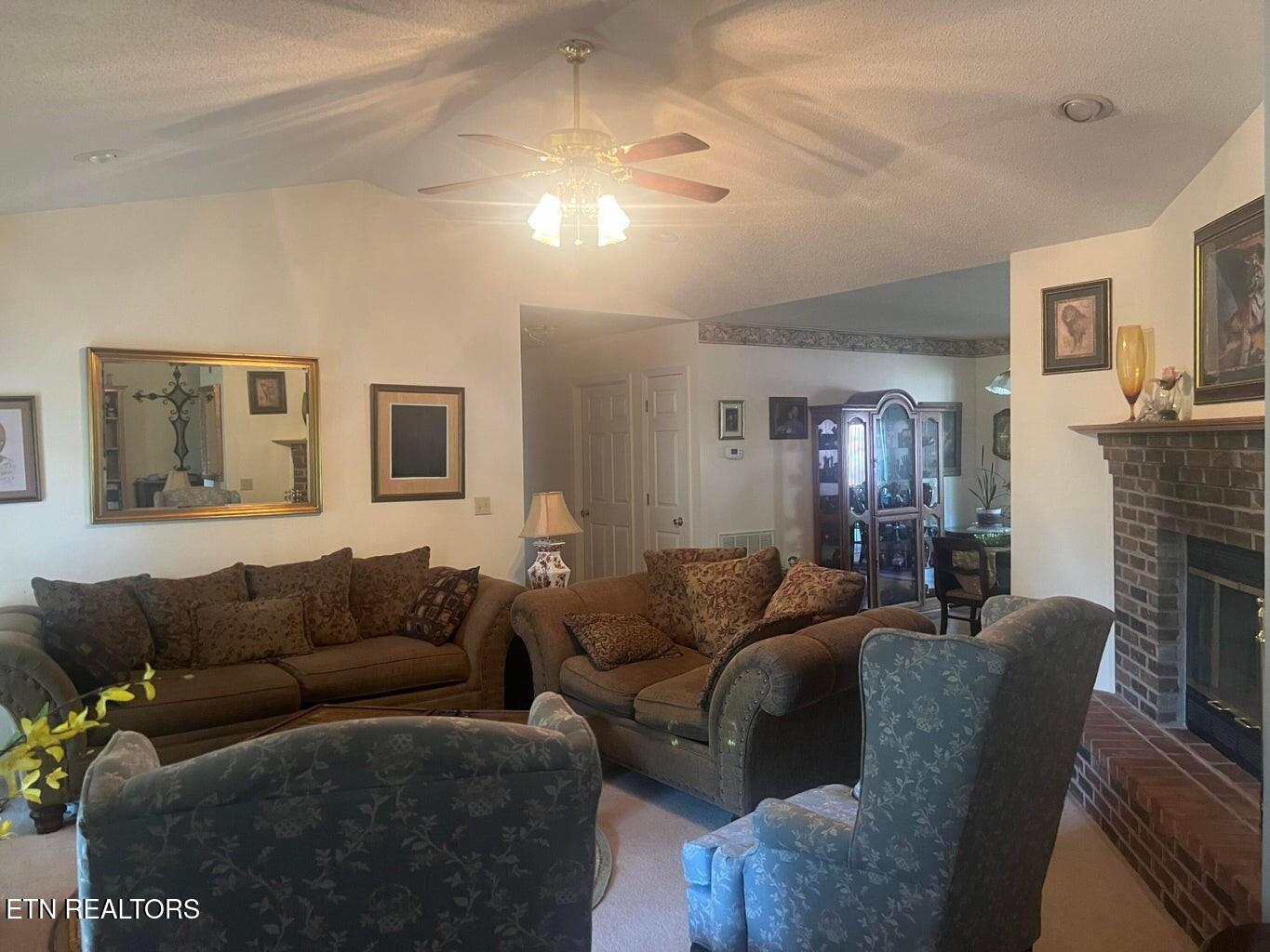 31 Chestnut Oak Road Crossville TN 38571