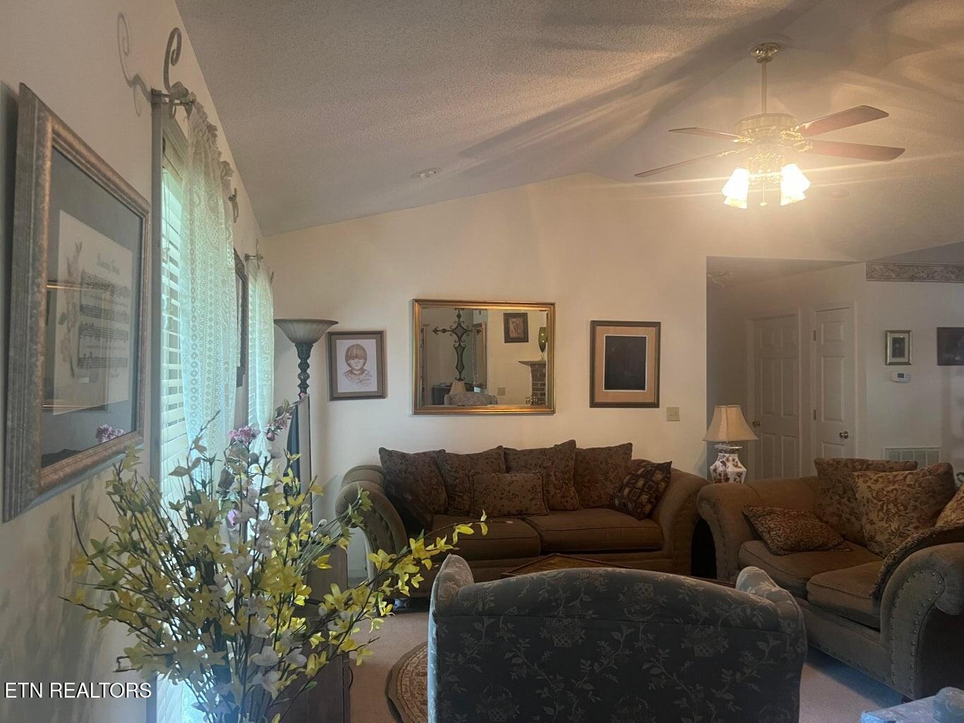 31 Chestnut Oak Road Crossville TN 38571