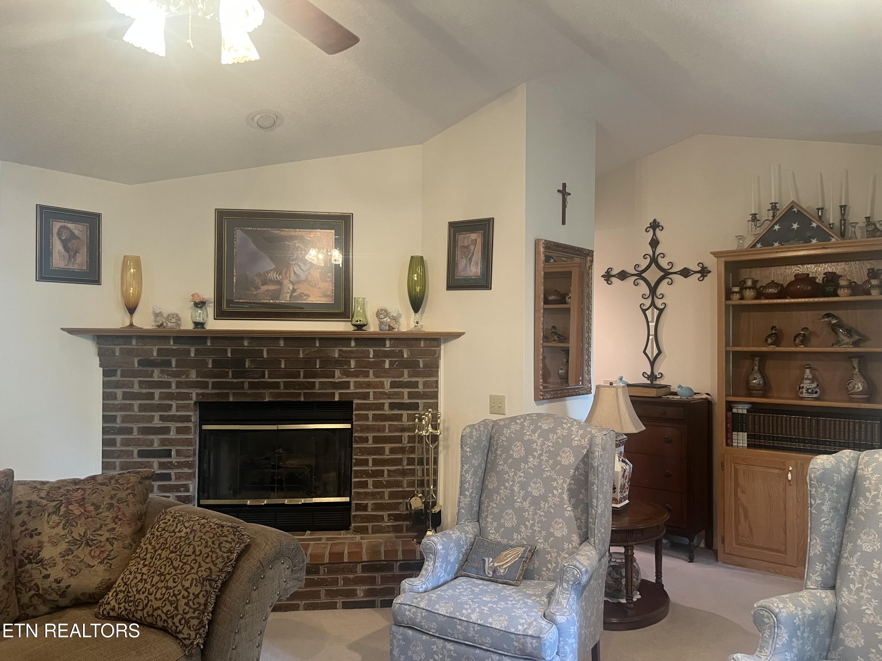 31 Chestnut Oak Road Crossville TN 38571