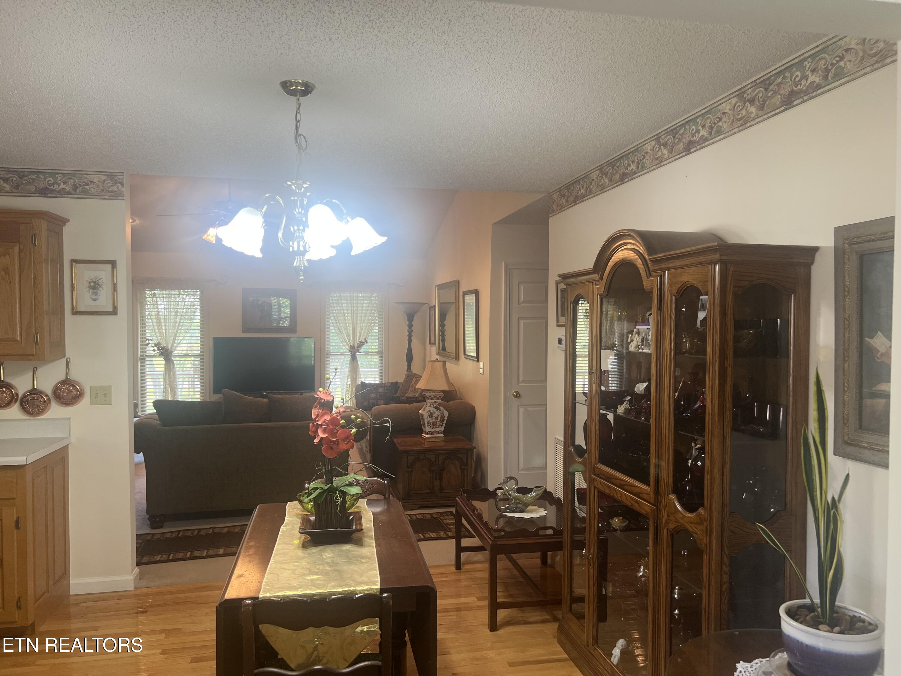 31 Chestnut Oak Road Crossville TN 38571