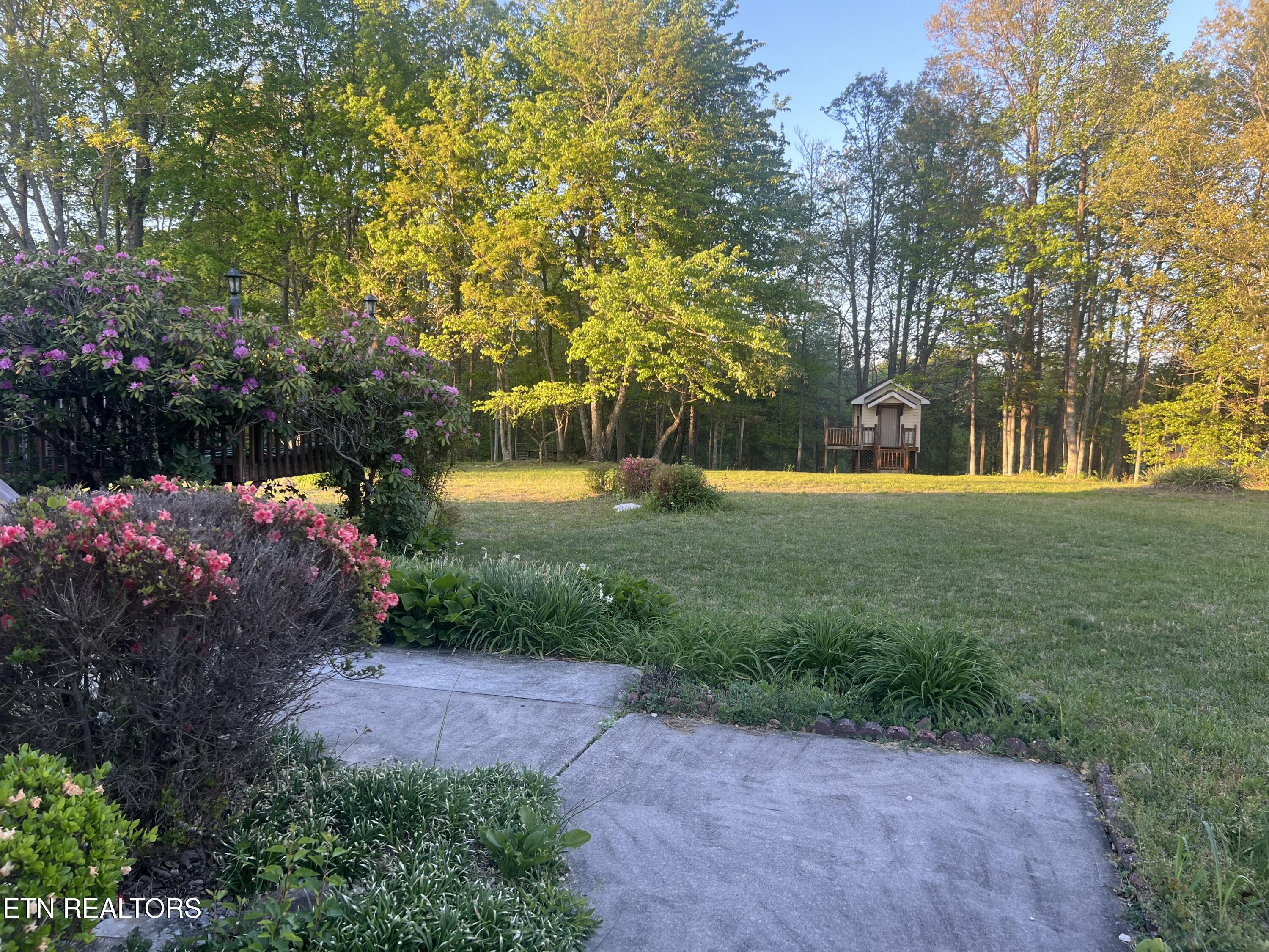 31 Chestnut Oak Road Crossville TN 38571