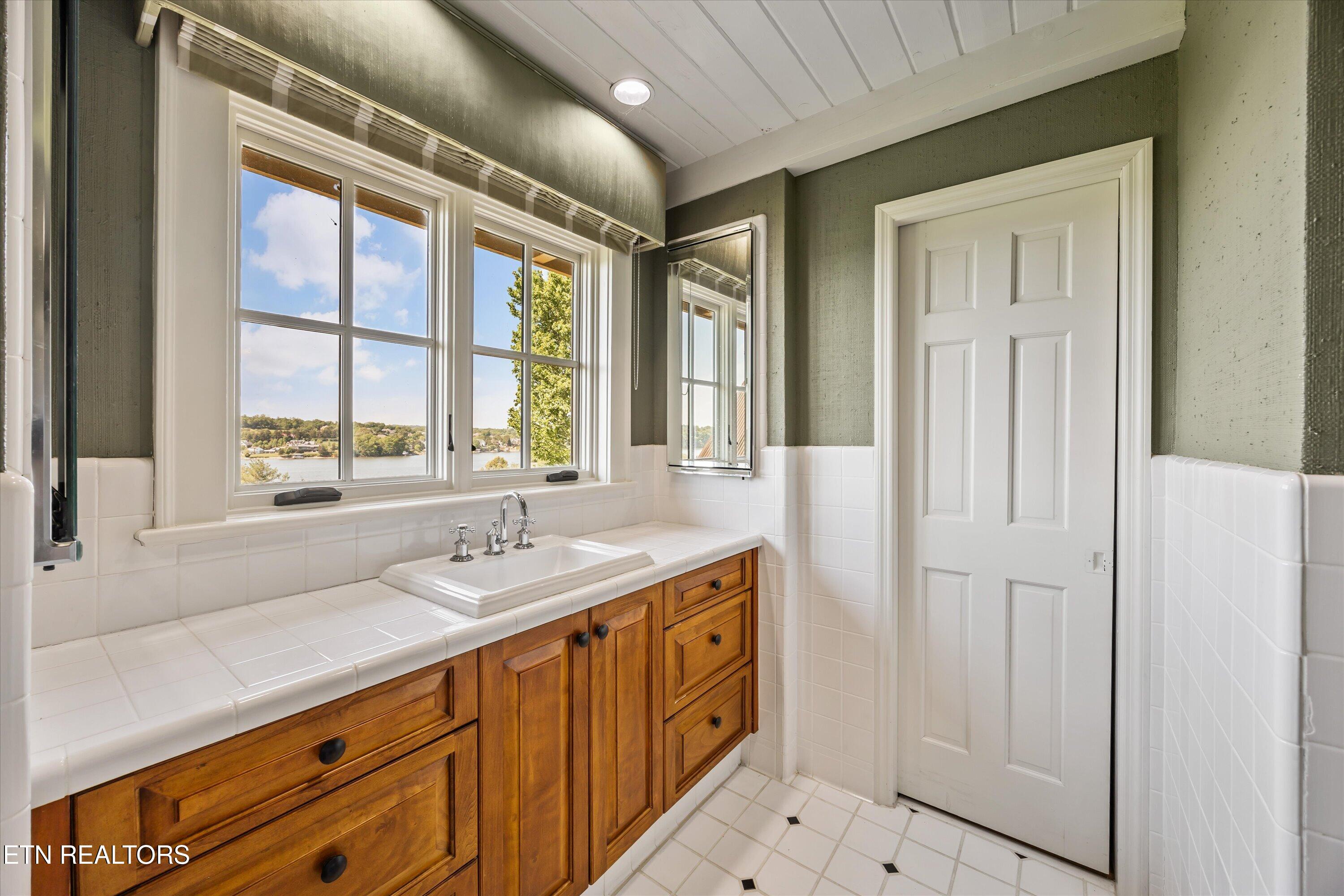 206 Osprey Point Louisville TN 37777