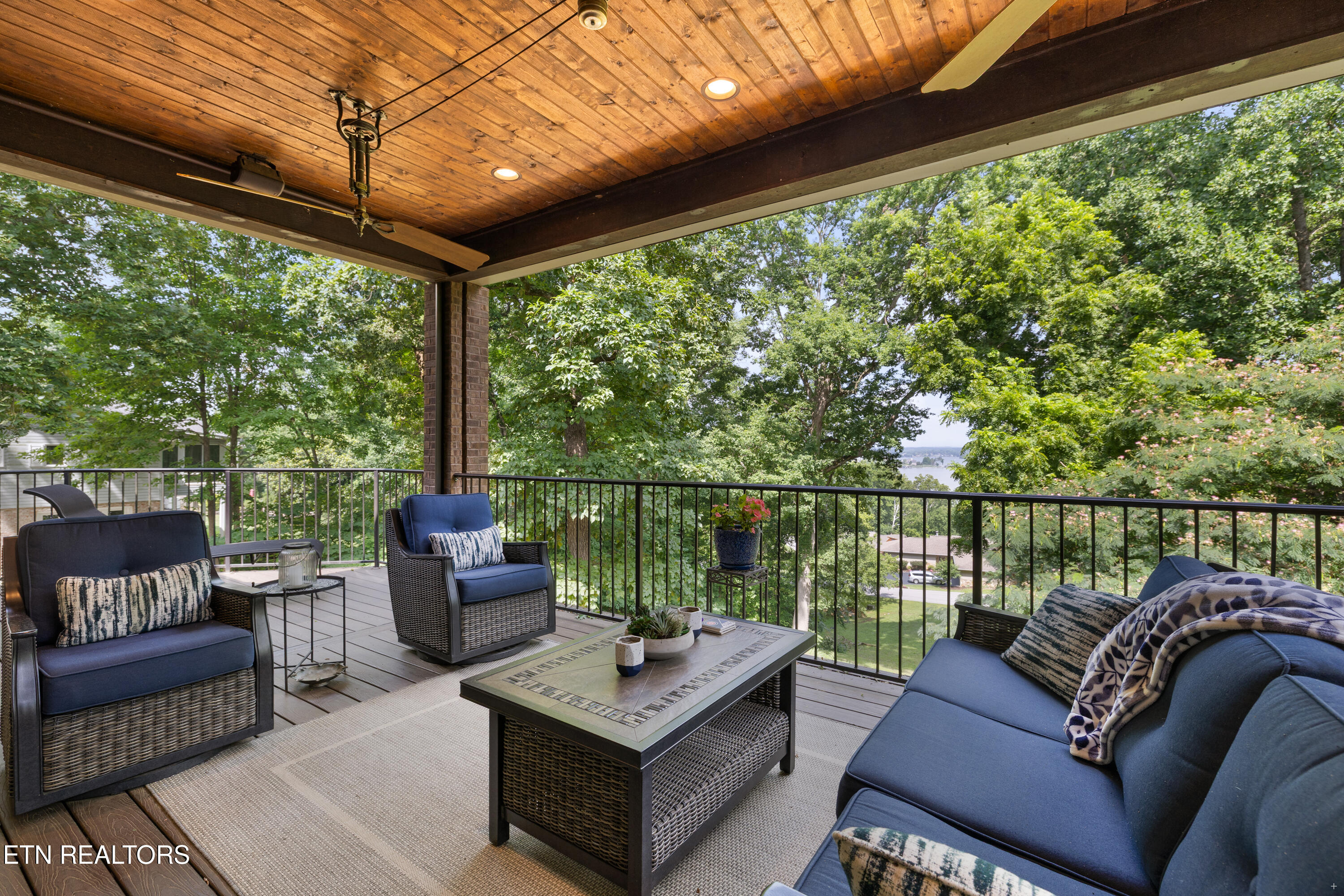 362 Parkwood Circle Greenback TN 37742