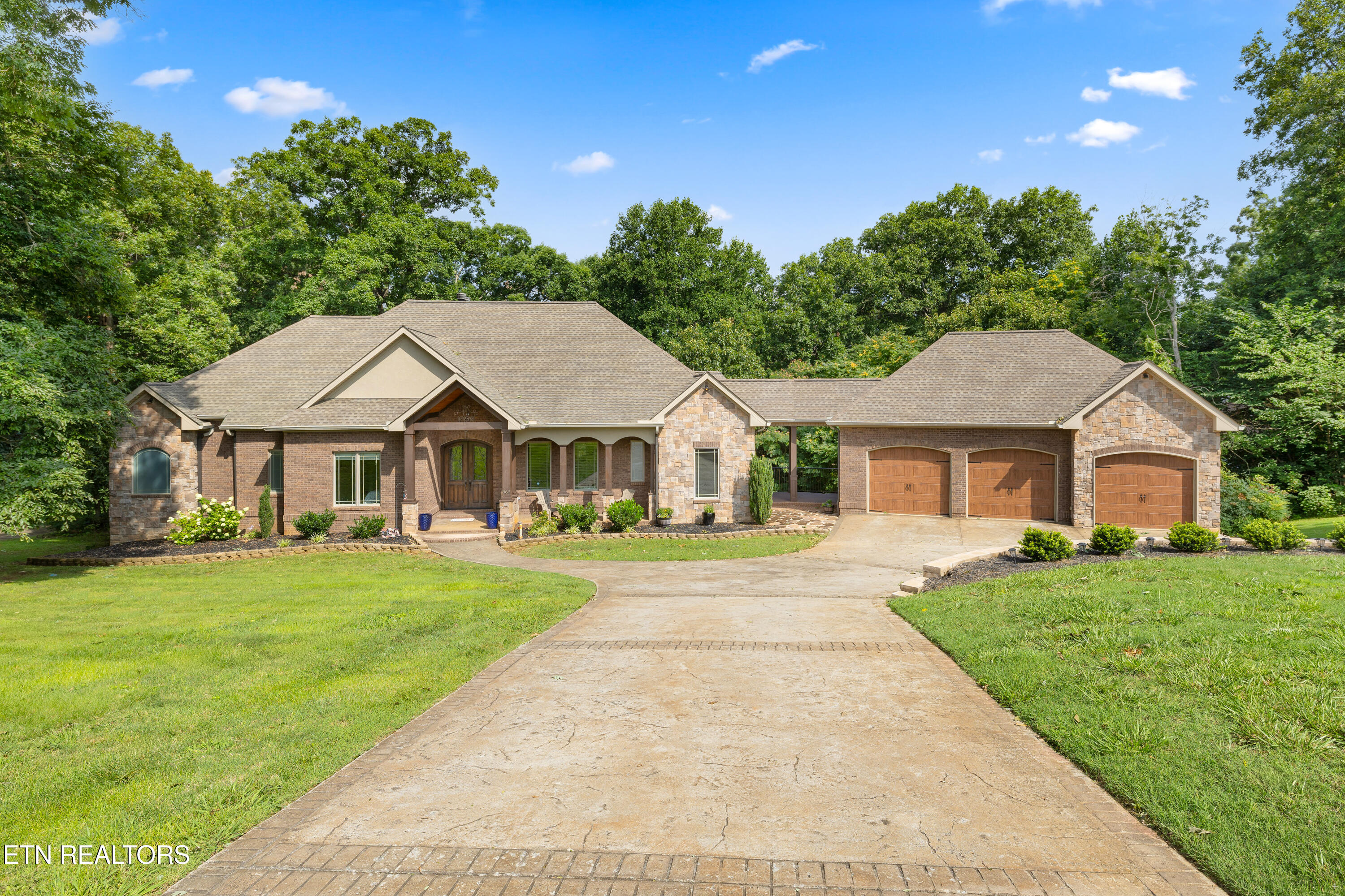 362 Parkwood Circle Greenback TN 37742