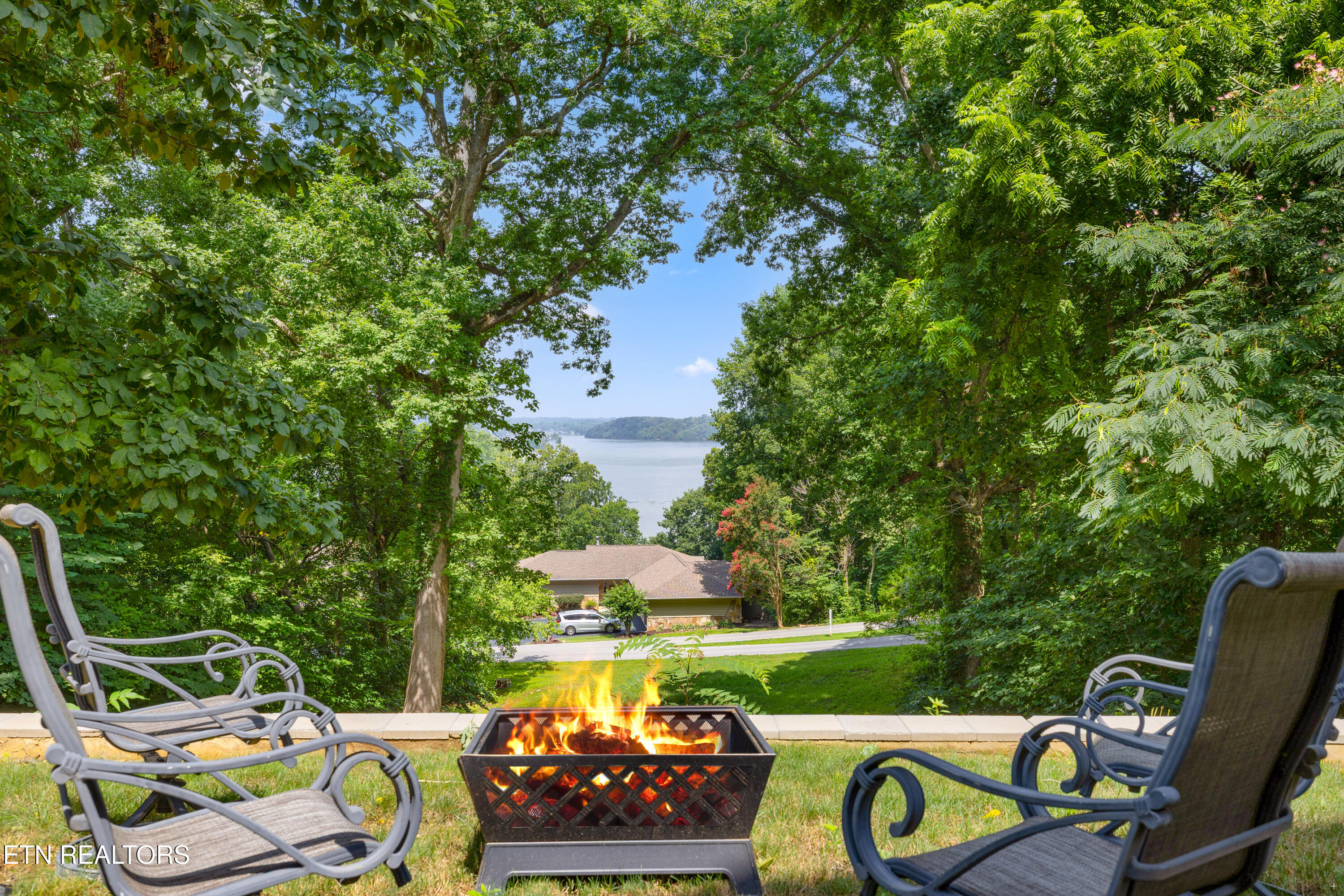 362 Parkwood Circle Greenback TN 37742