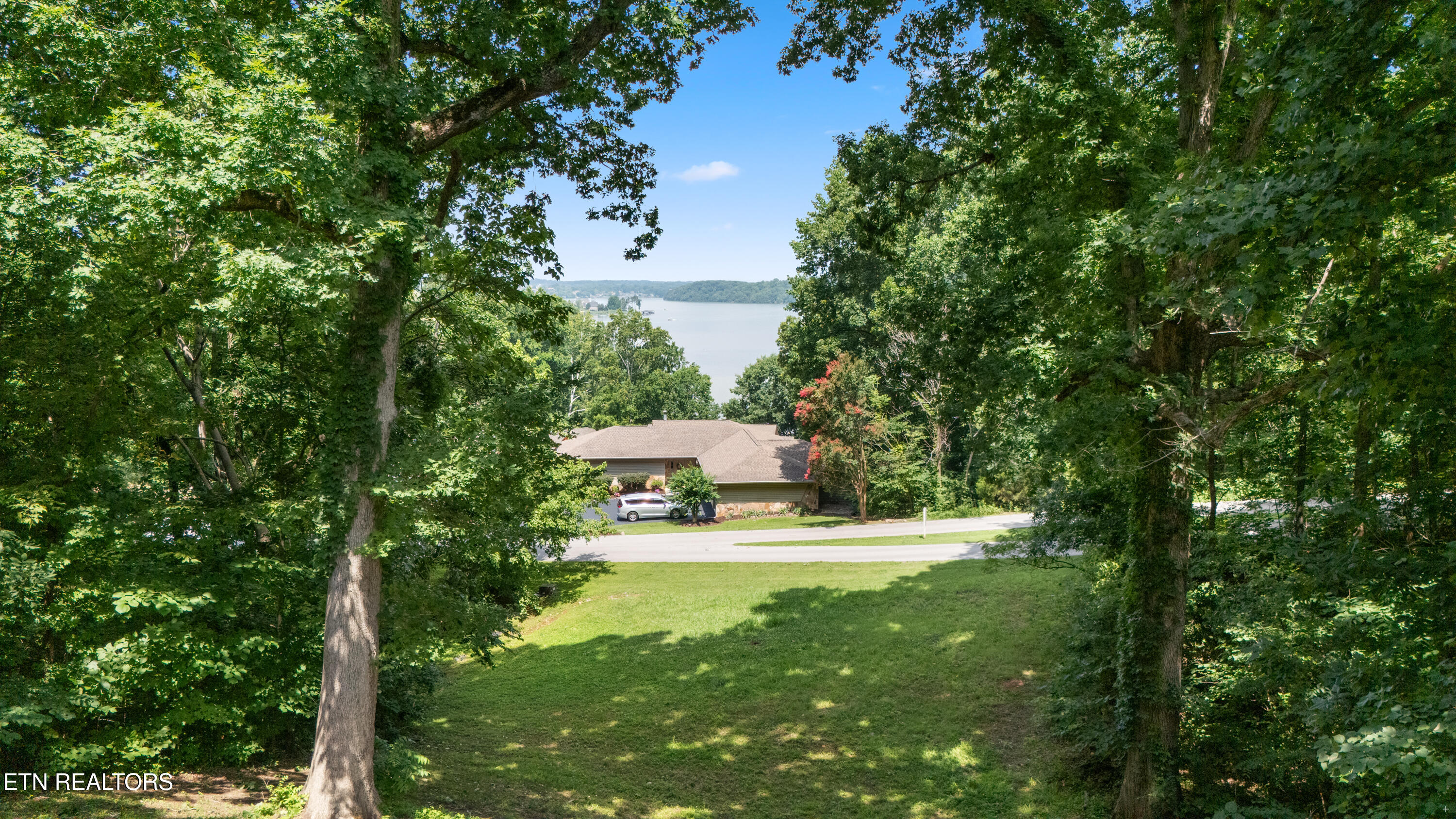 362 Parkwood Circle Greenback TN 37742