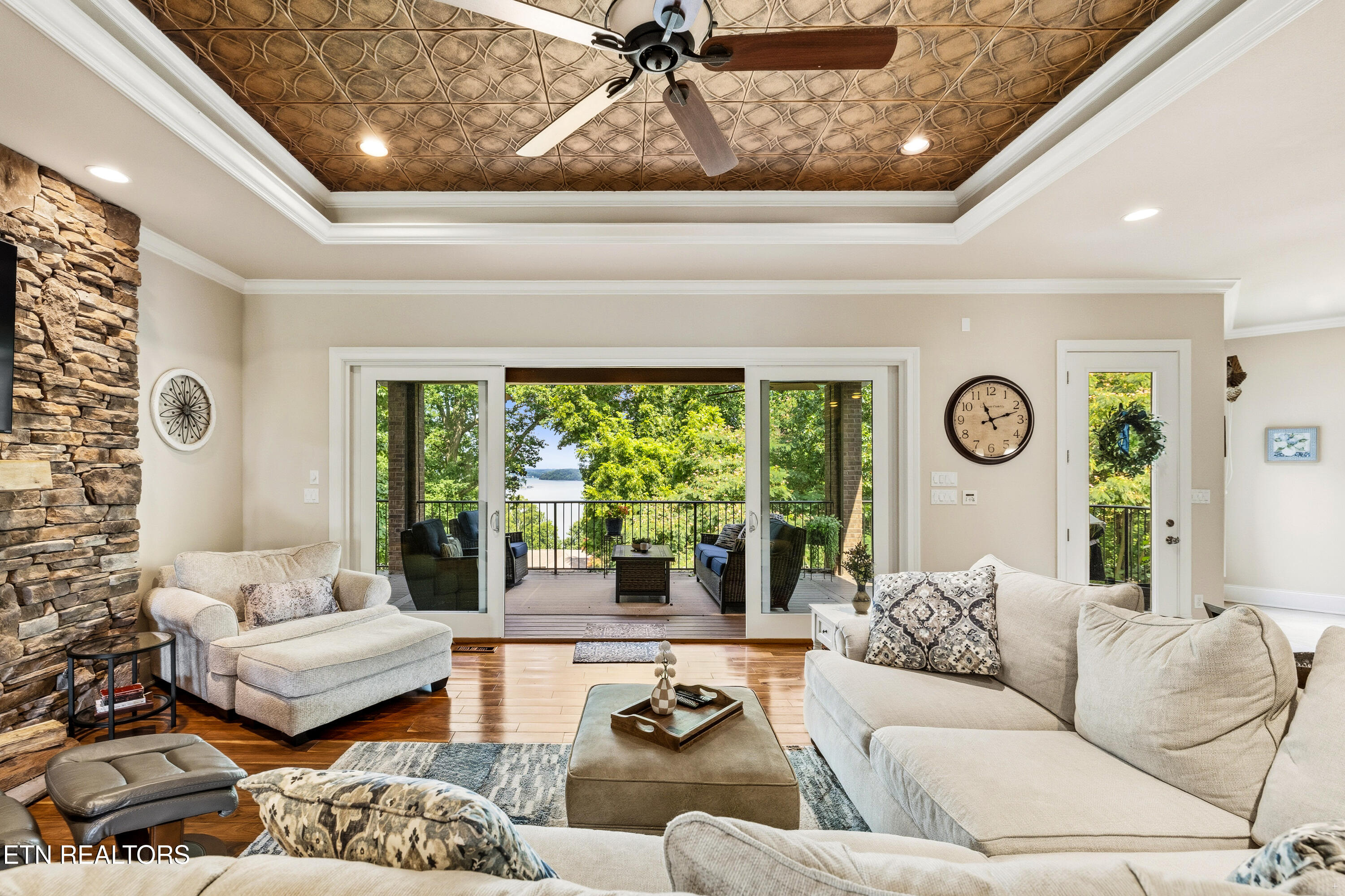 362 Parkwood Circle Greenback TN 37742