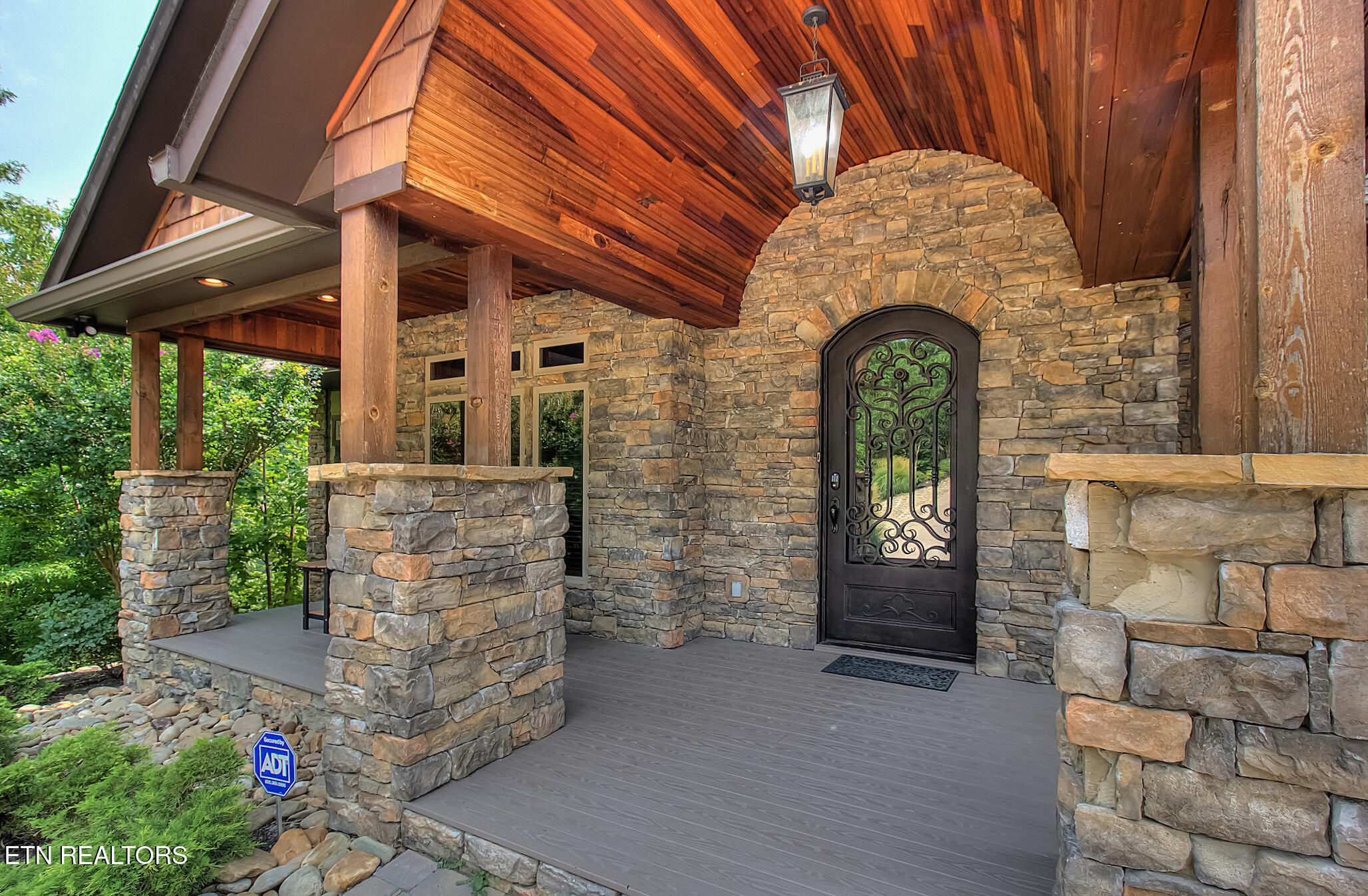 3270 Laurel Cove Trail Sevierville TN 37862