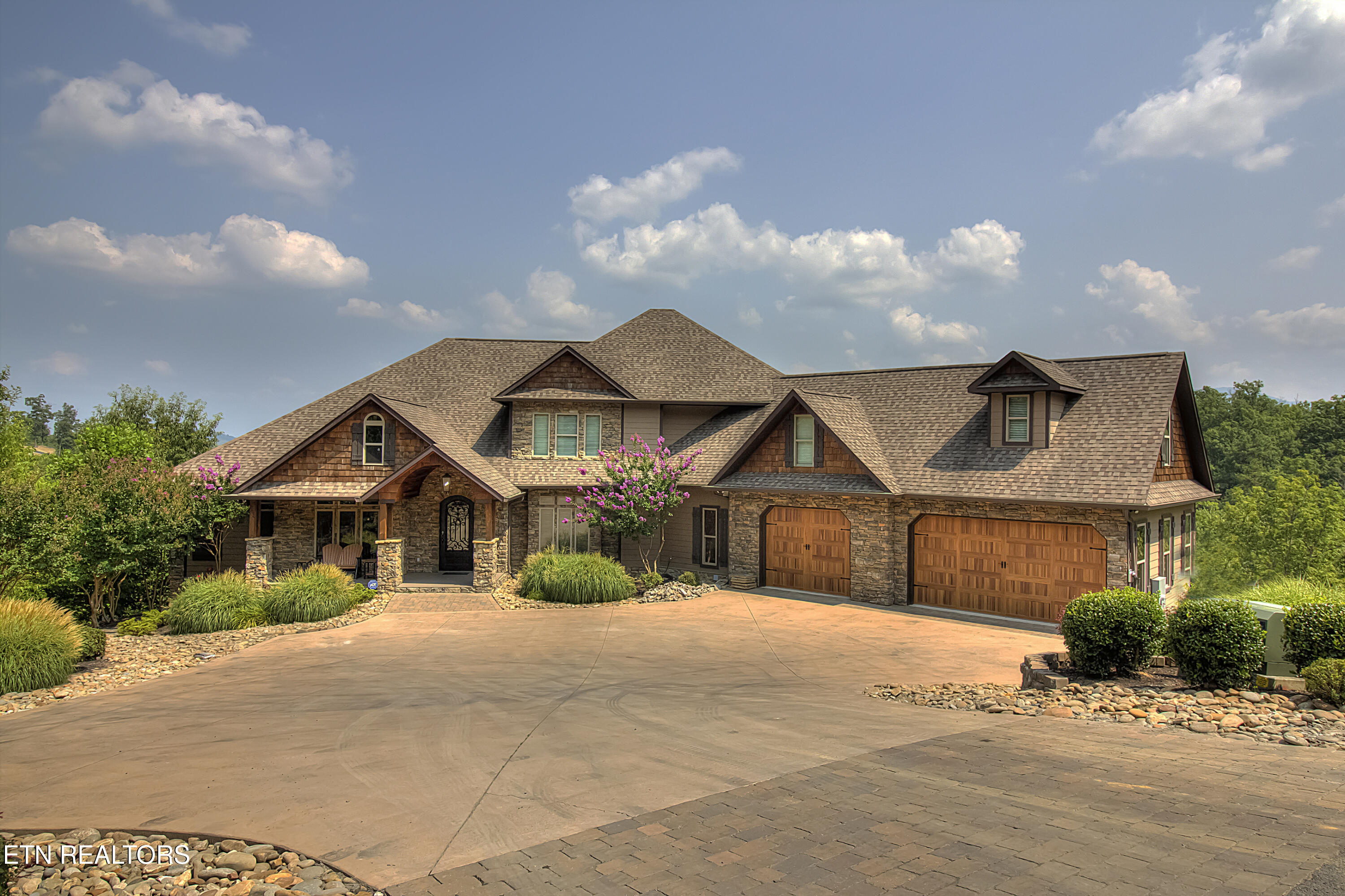 3270 Laurel Cove Trail Sevierville TN 37862