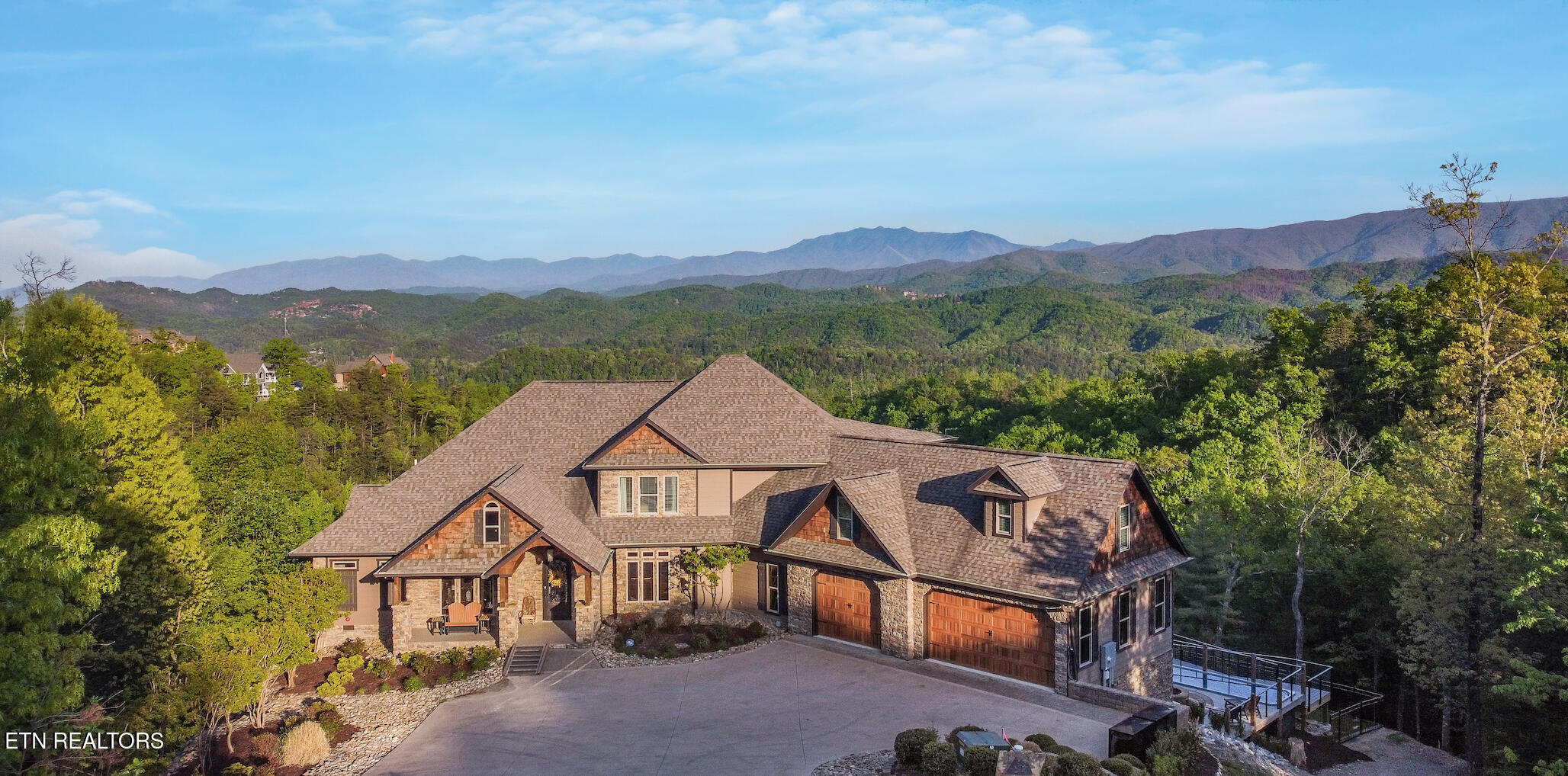 3270 Laurel Cove Trail Sevierville TN 37862